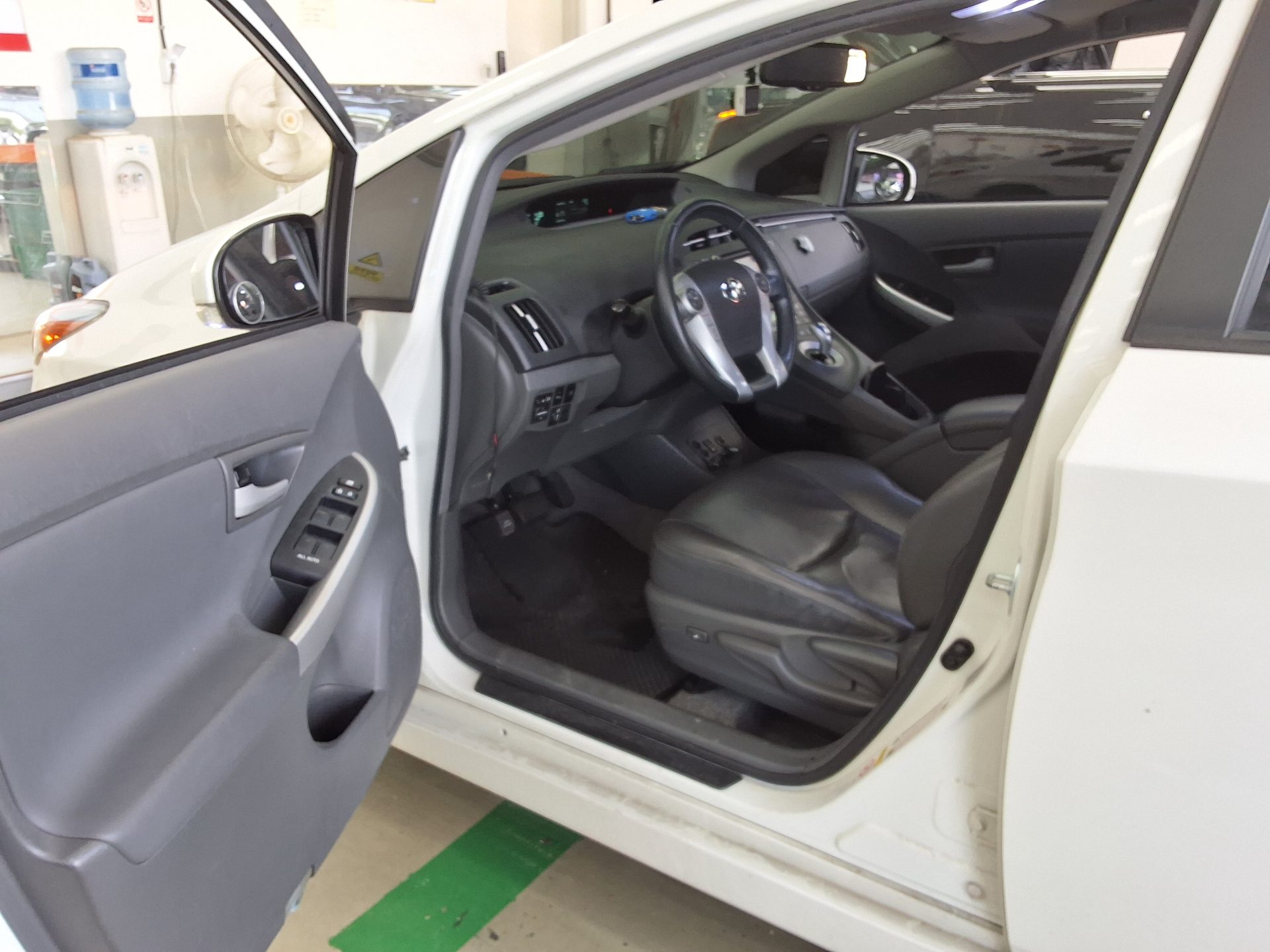 TOYOTA 프리우스 - 10