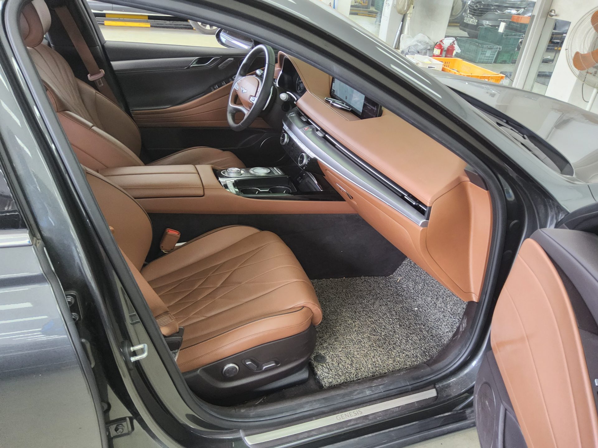 2021 - genesis g80