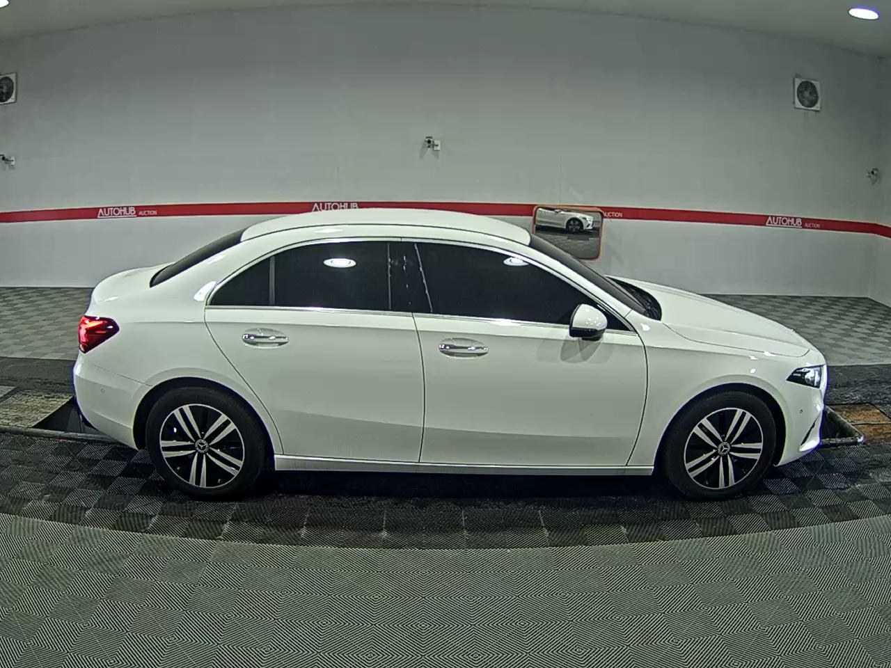2022 - mercedes-benz a220