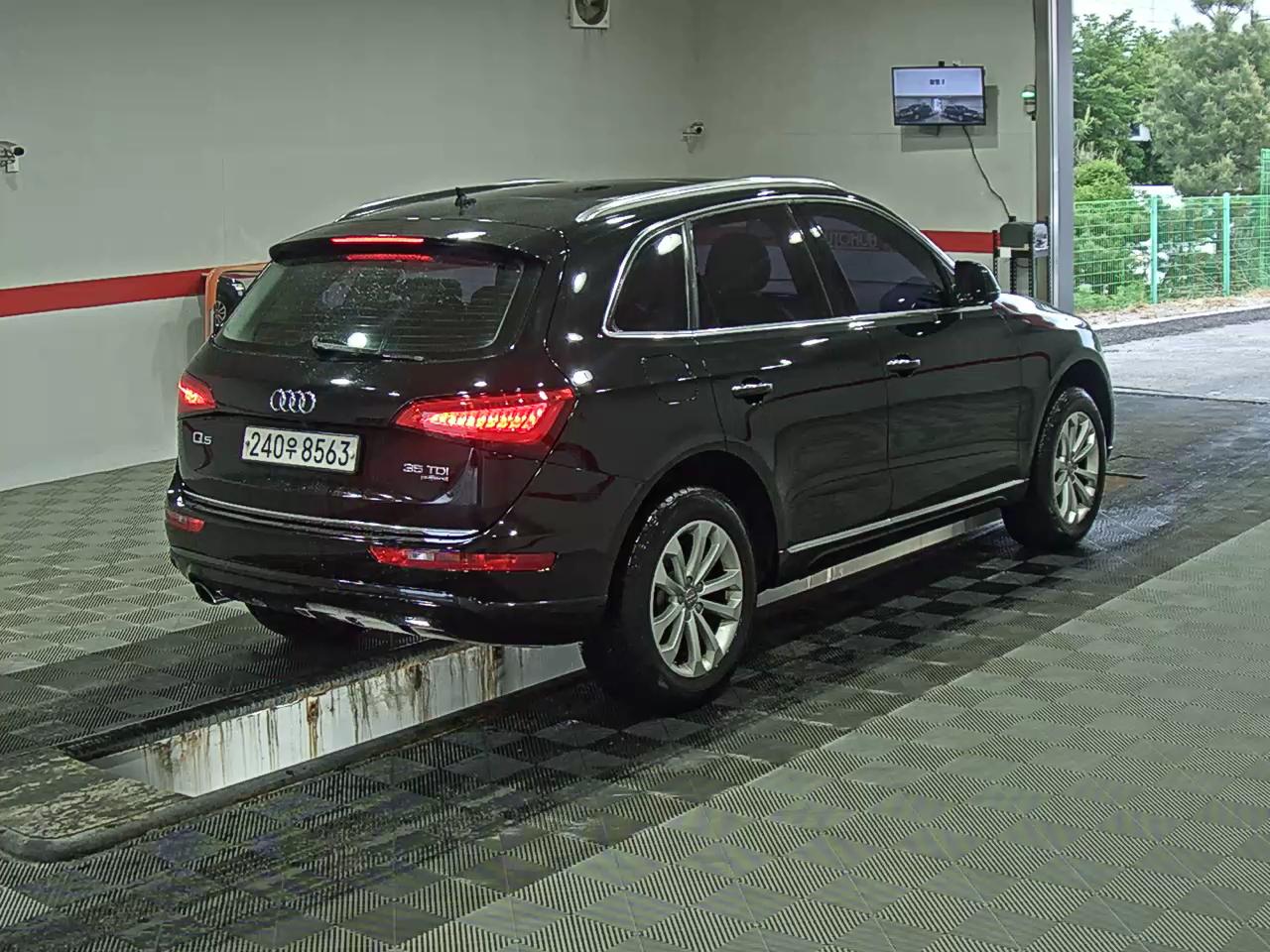 아우디 Q5 - 4