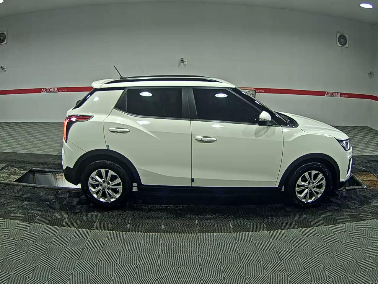 KG Mobility Tivoli - 3