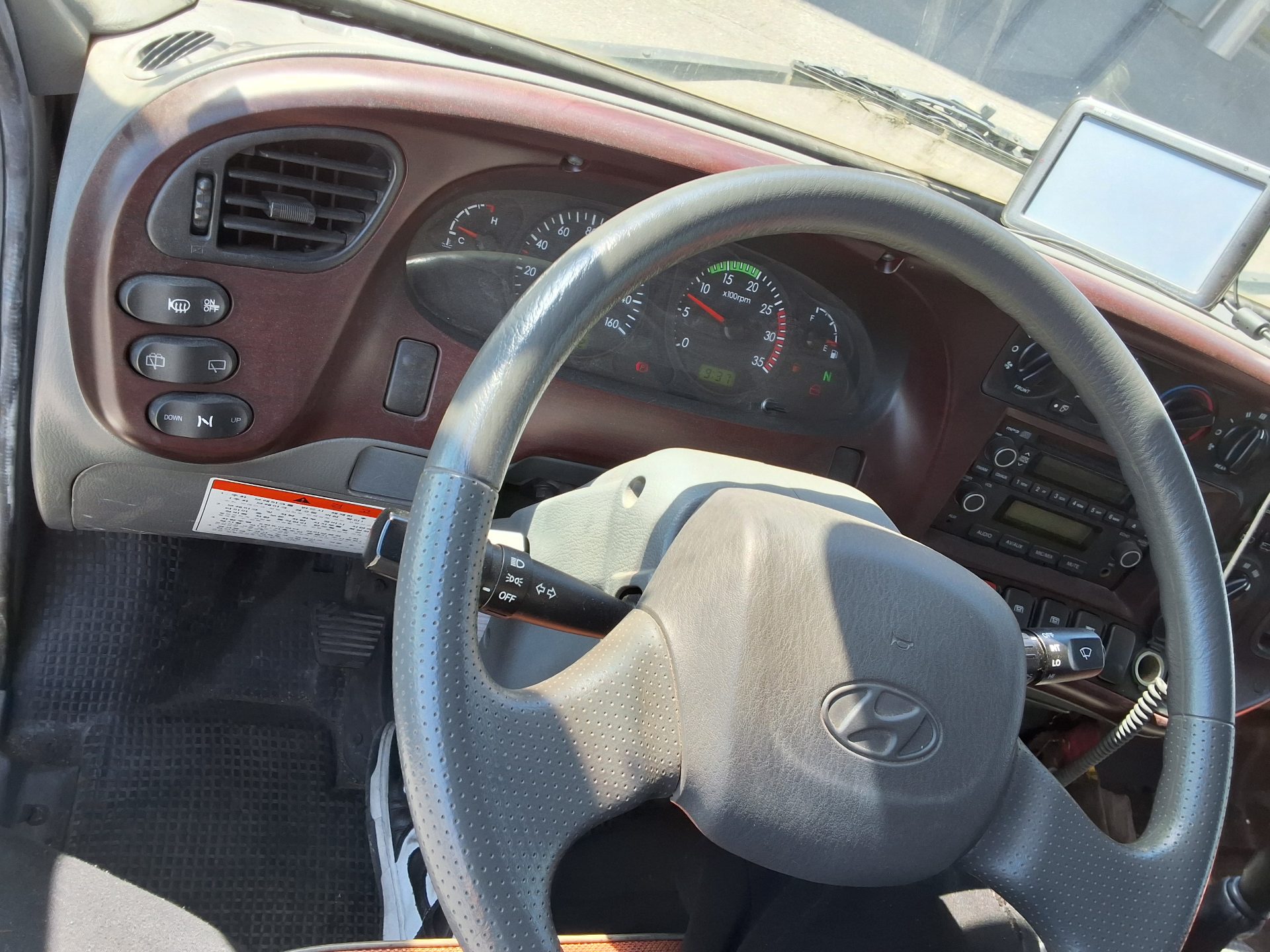 2012 - hyundai county