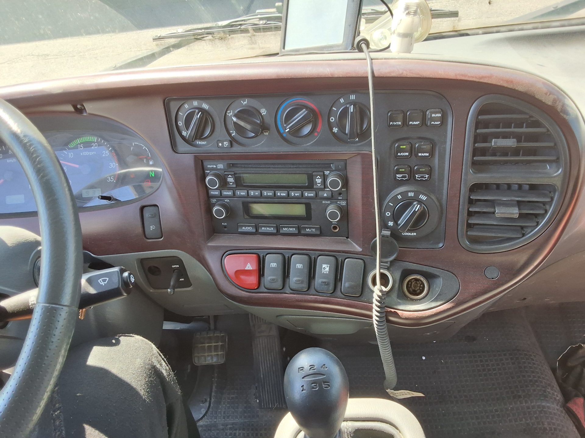 2012 - hyundai county
