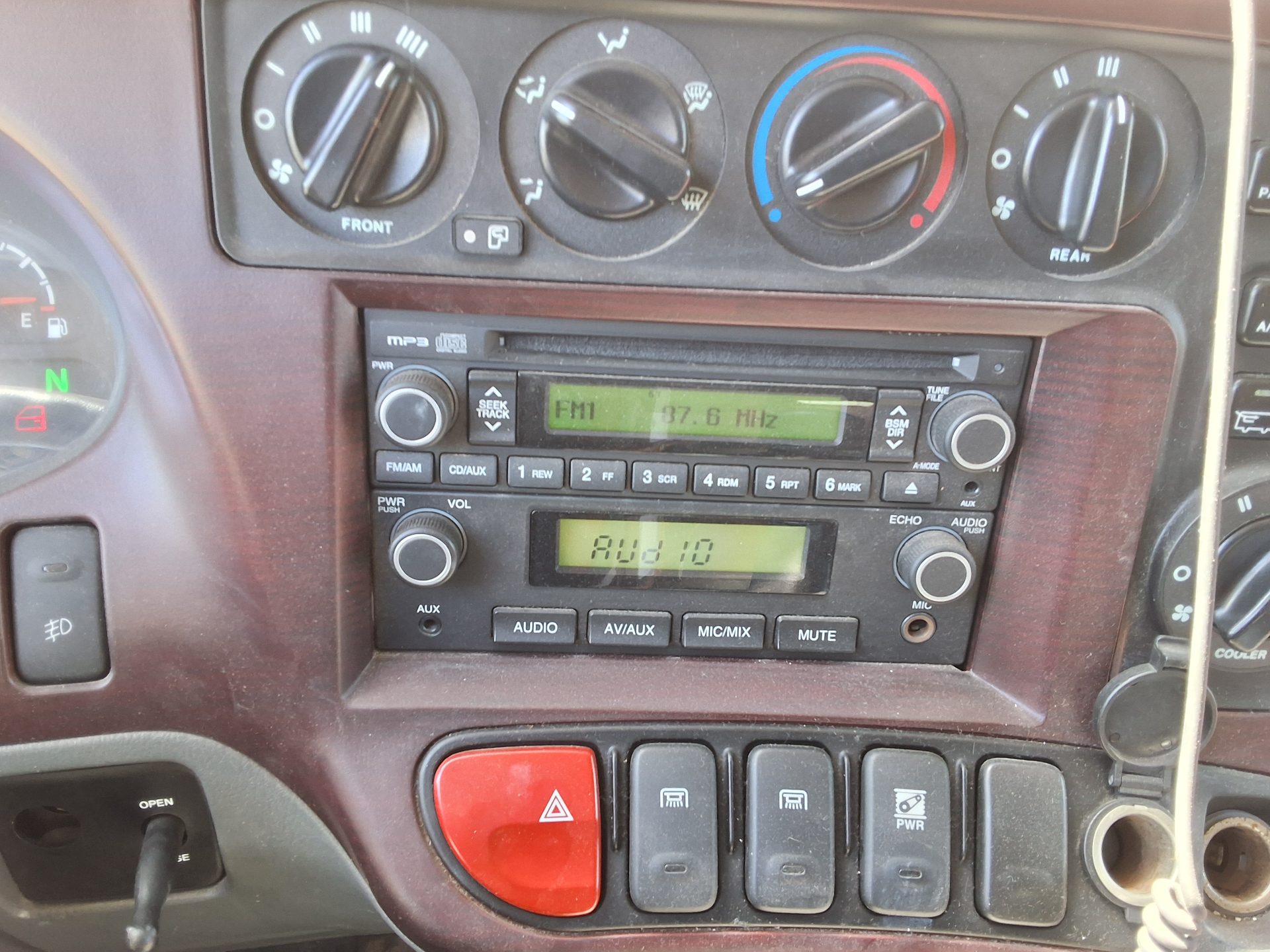 2012 - hyundai county
