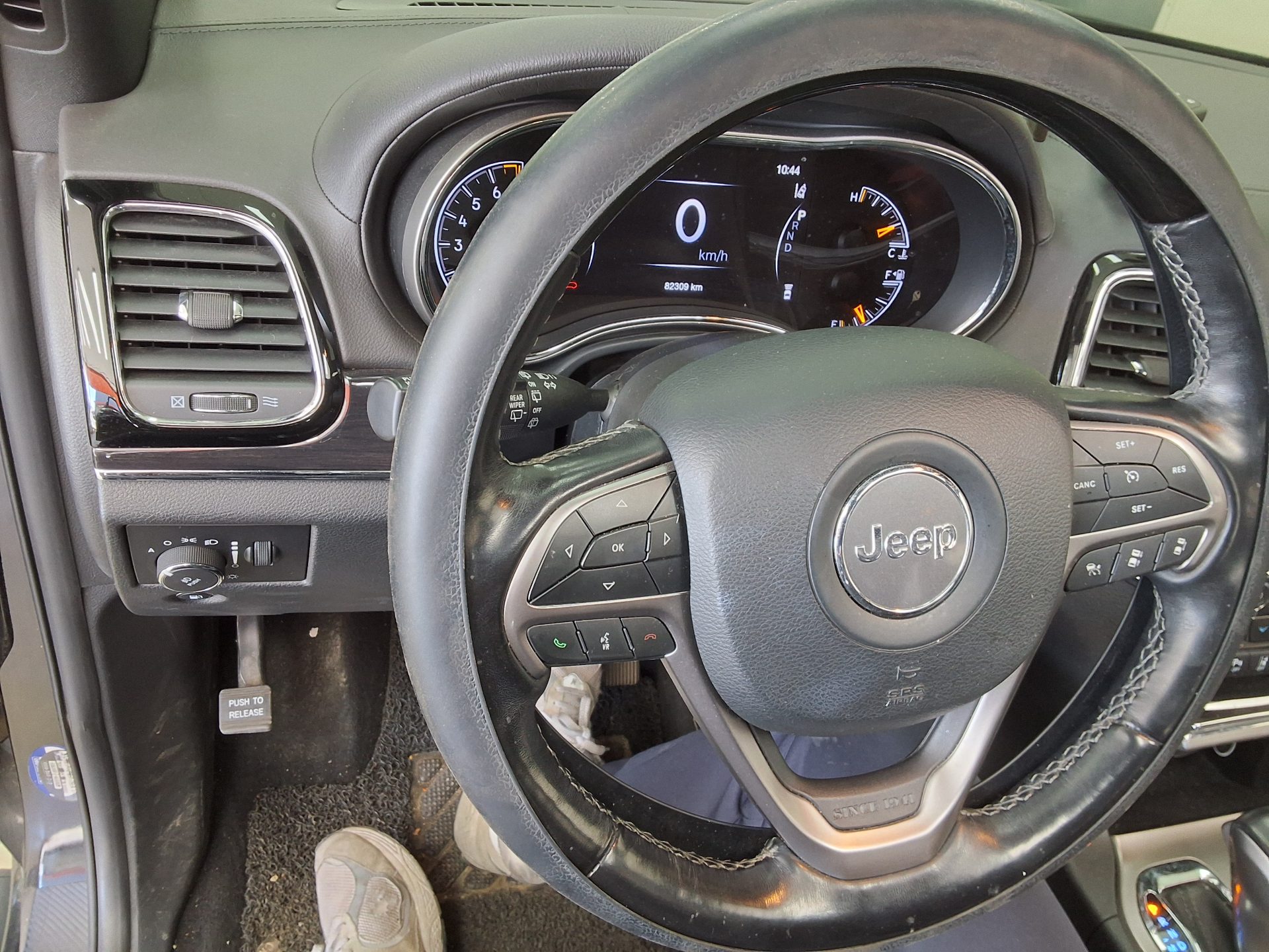 2021 - jeep grand cherokee