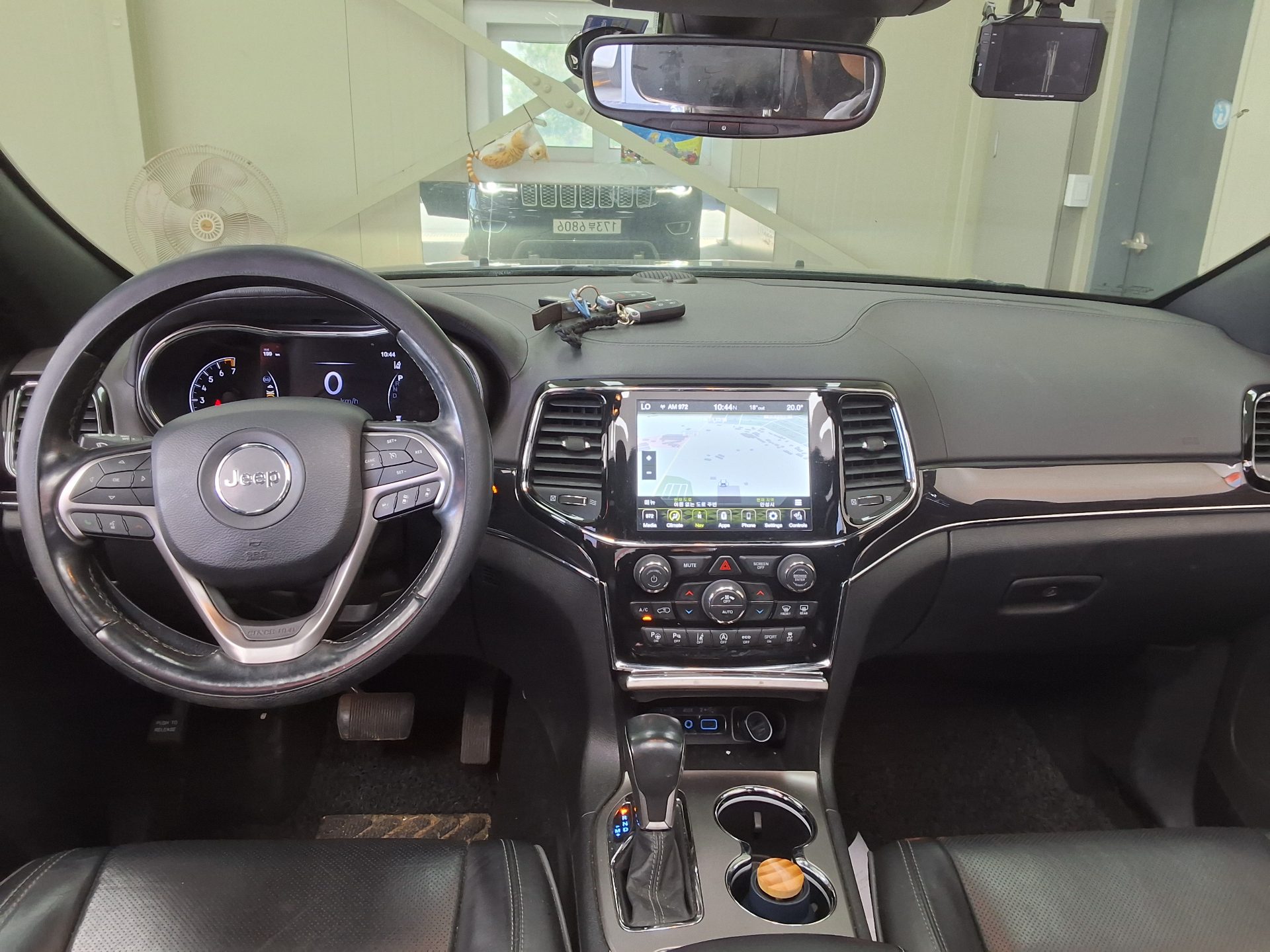 2021 - jeep grand cherokee
