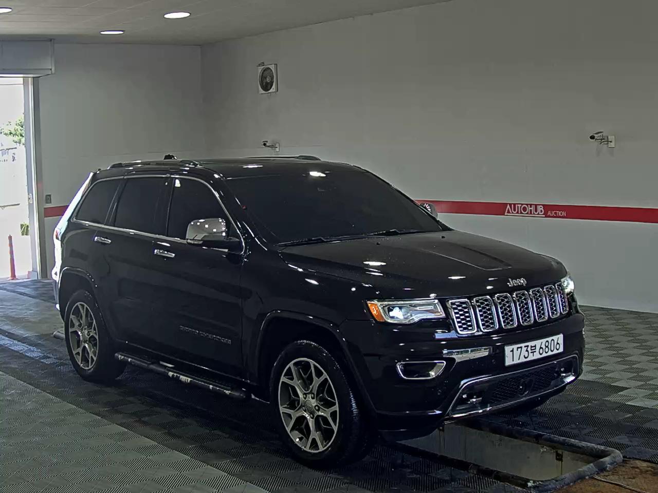 2021 - jeep grand cherokee
