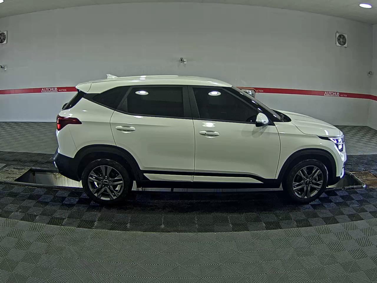 2023 - kia seltos