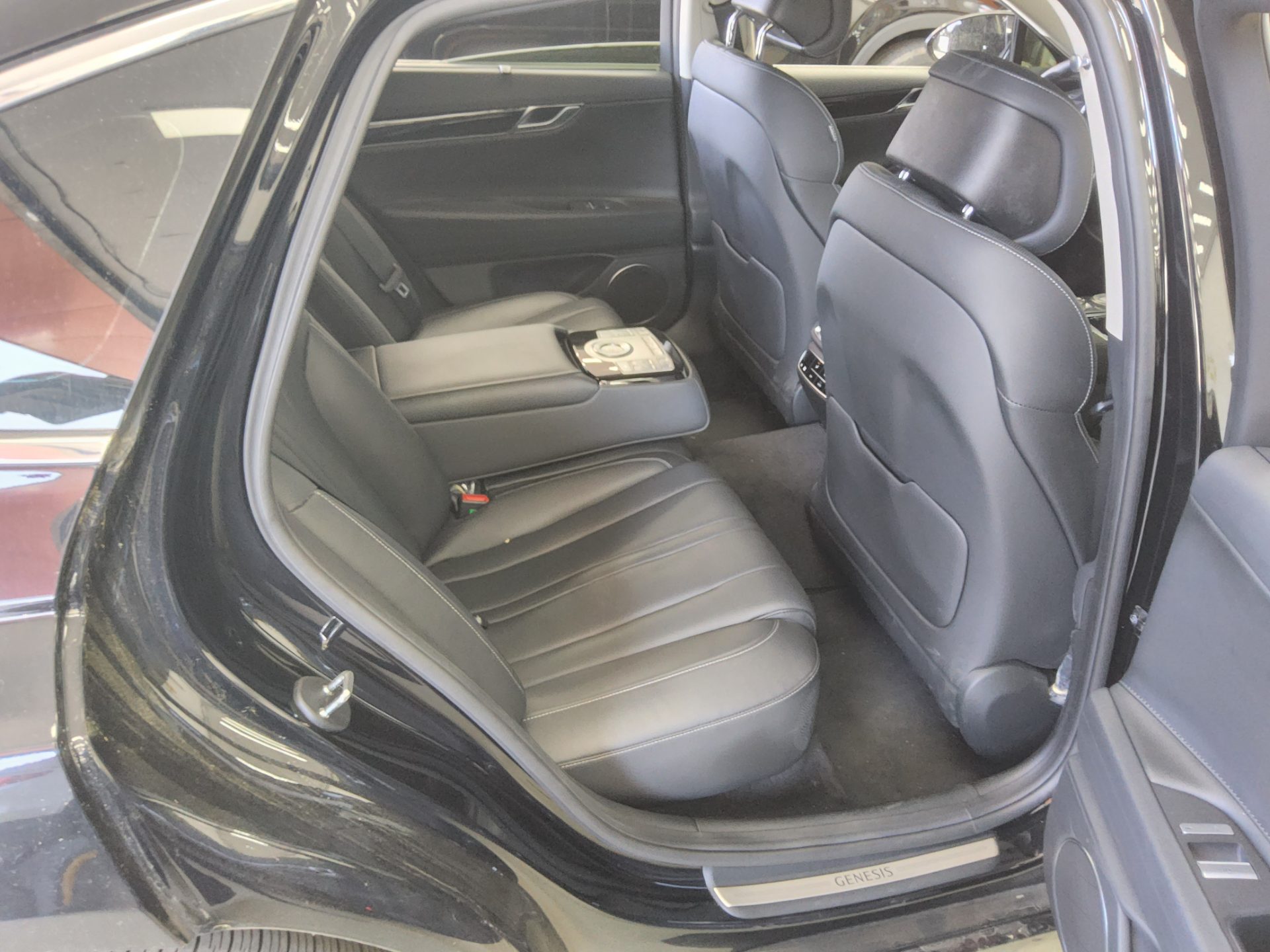 2021 - genesis g80