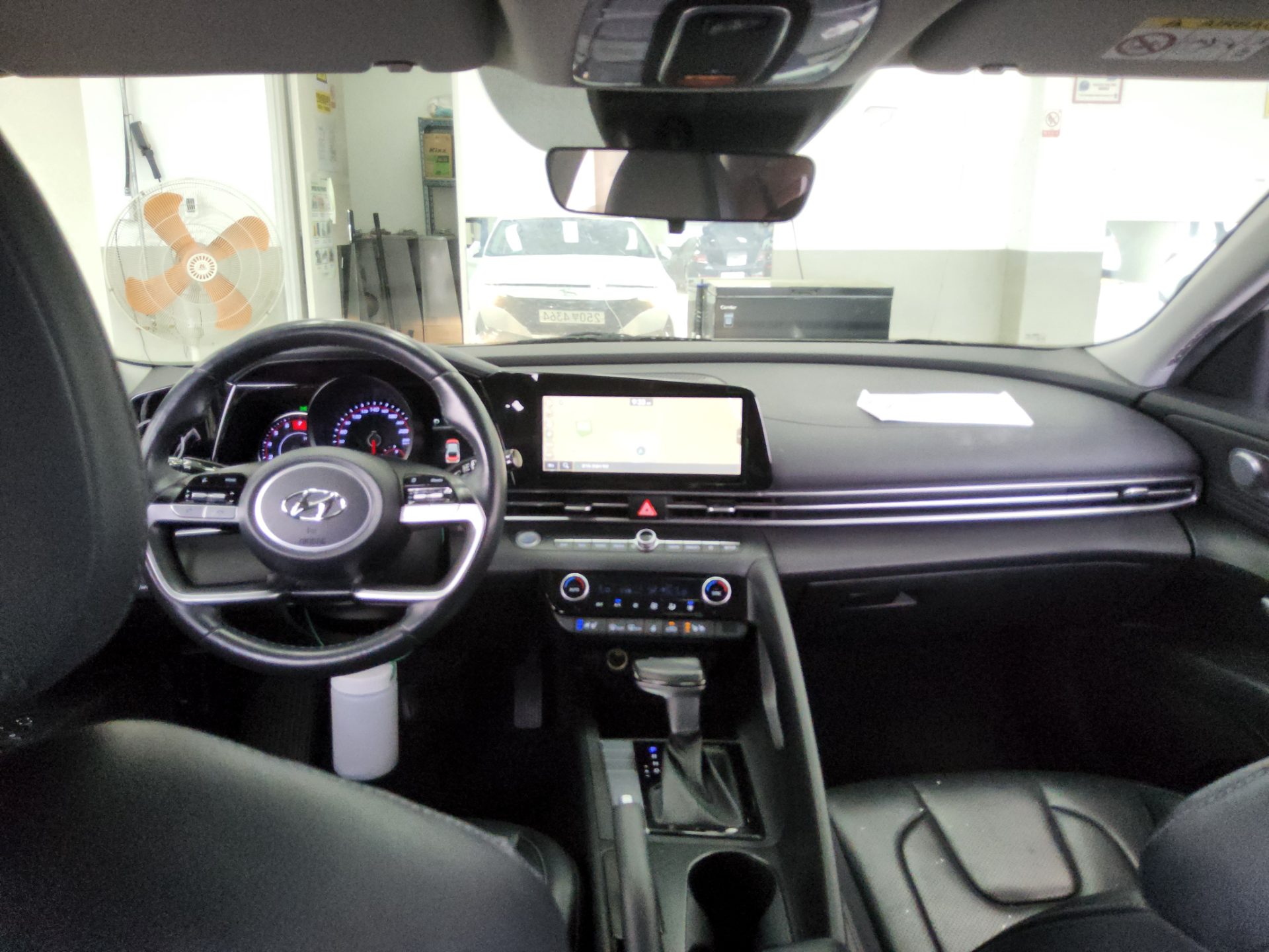 Hyundai Elantra - 10
