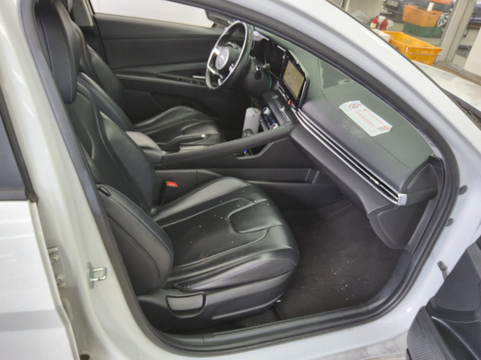 Hyundai Elantra - 13