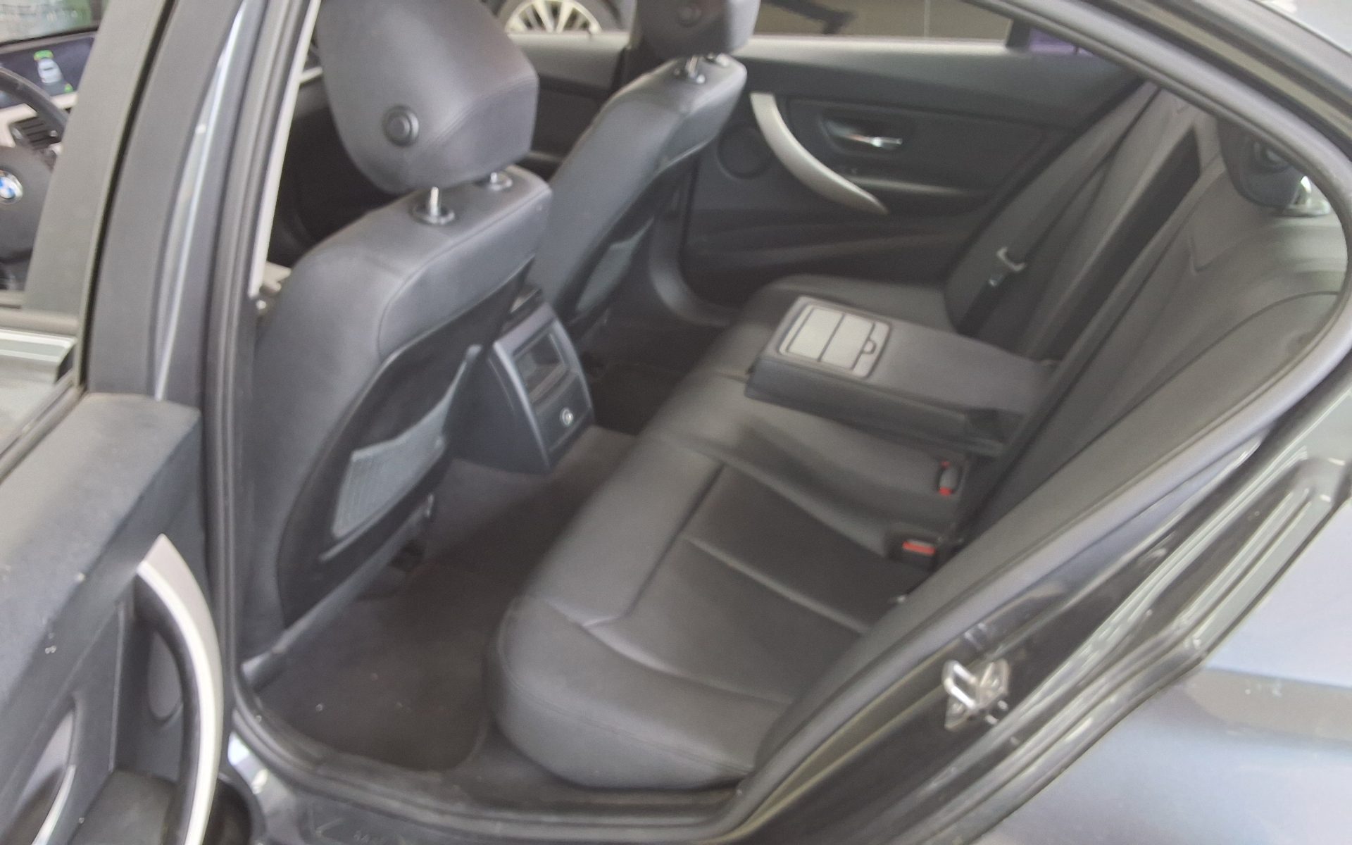 BMW 3 Series - 11