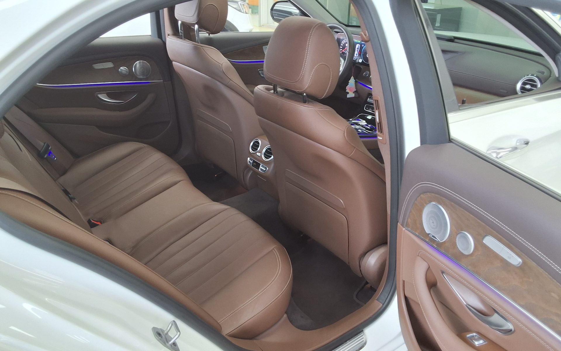 2020 - mercedes-benz e300e