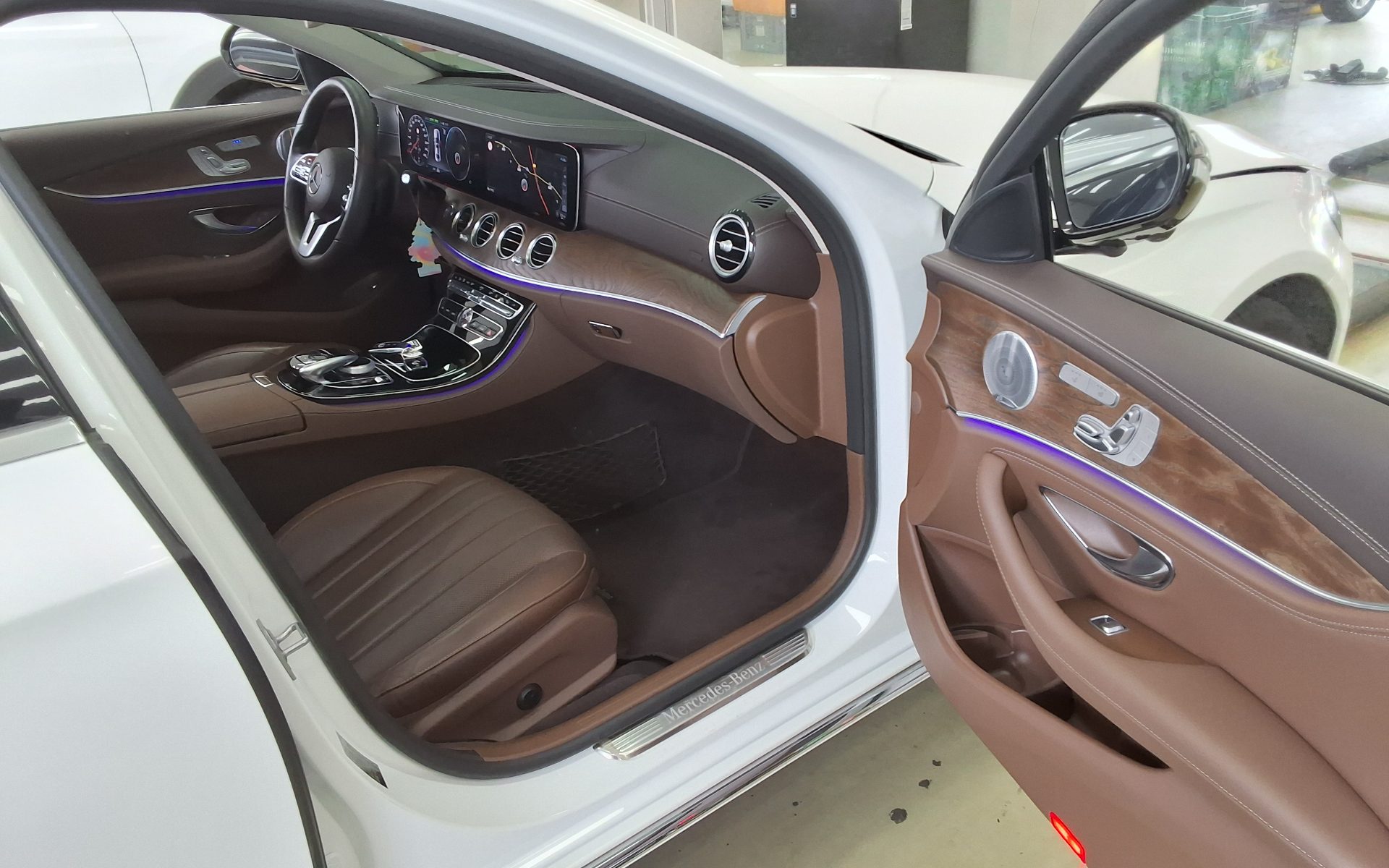 2020 - mercedes-benz e300e