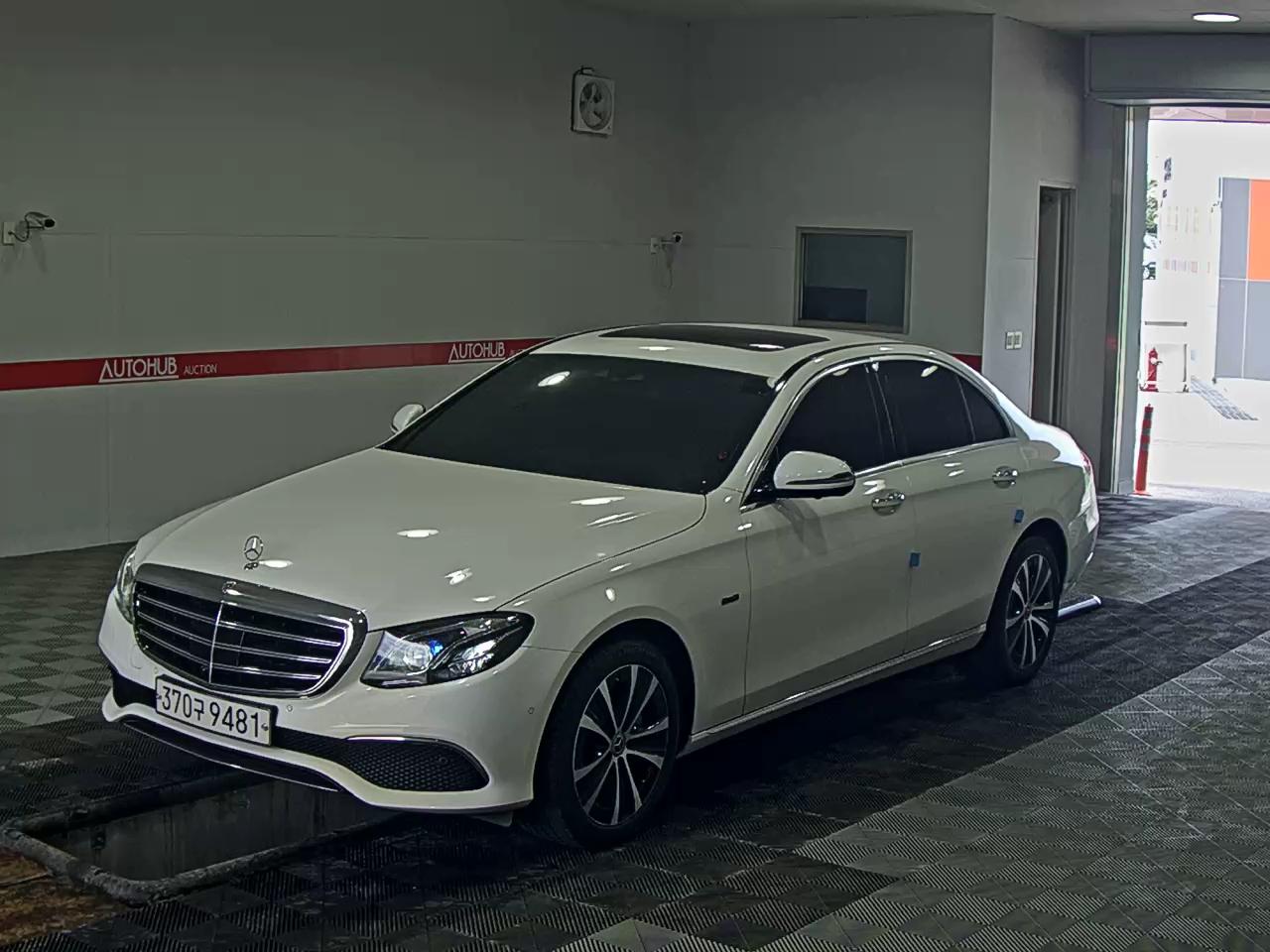 MERCEDES-BENZ CLASS (5TH GEN) E300e