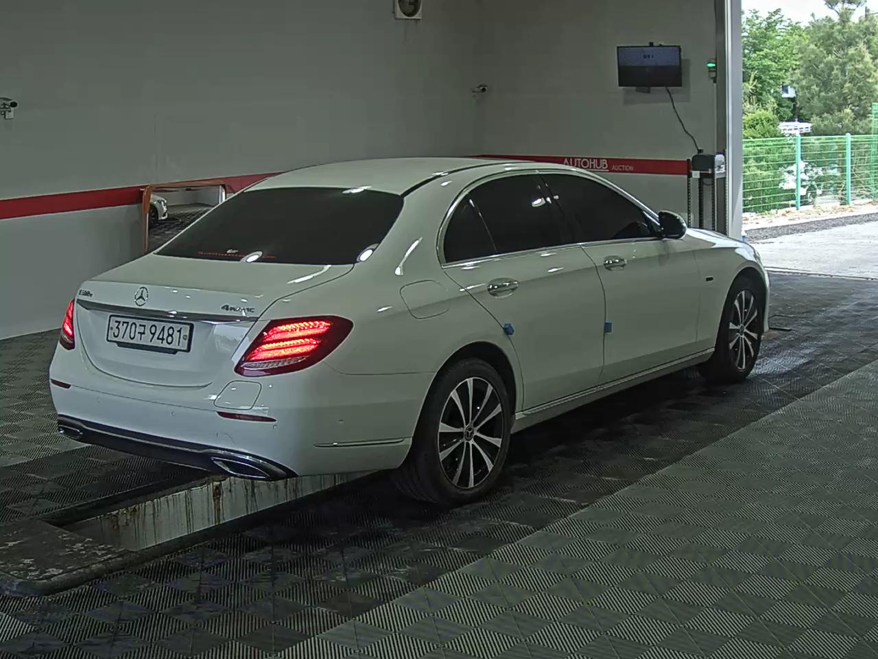 2020 - mercedes-benz e300e