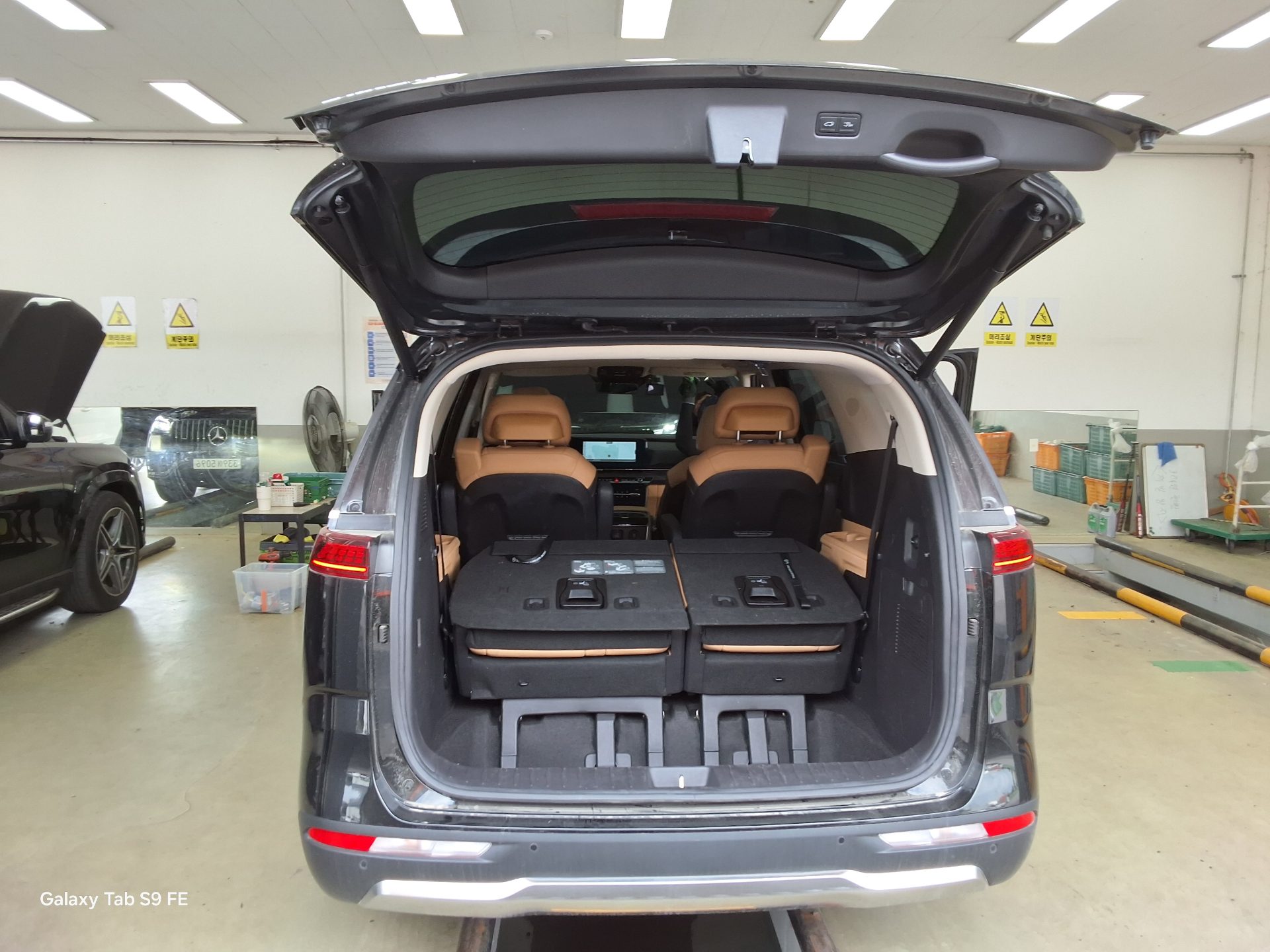Kia Carnival - 14