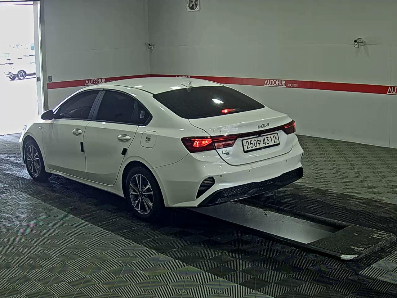 Kia K3 - 5