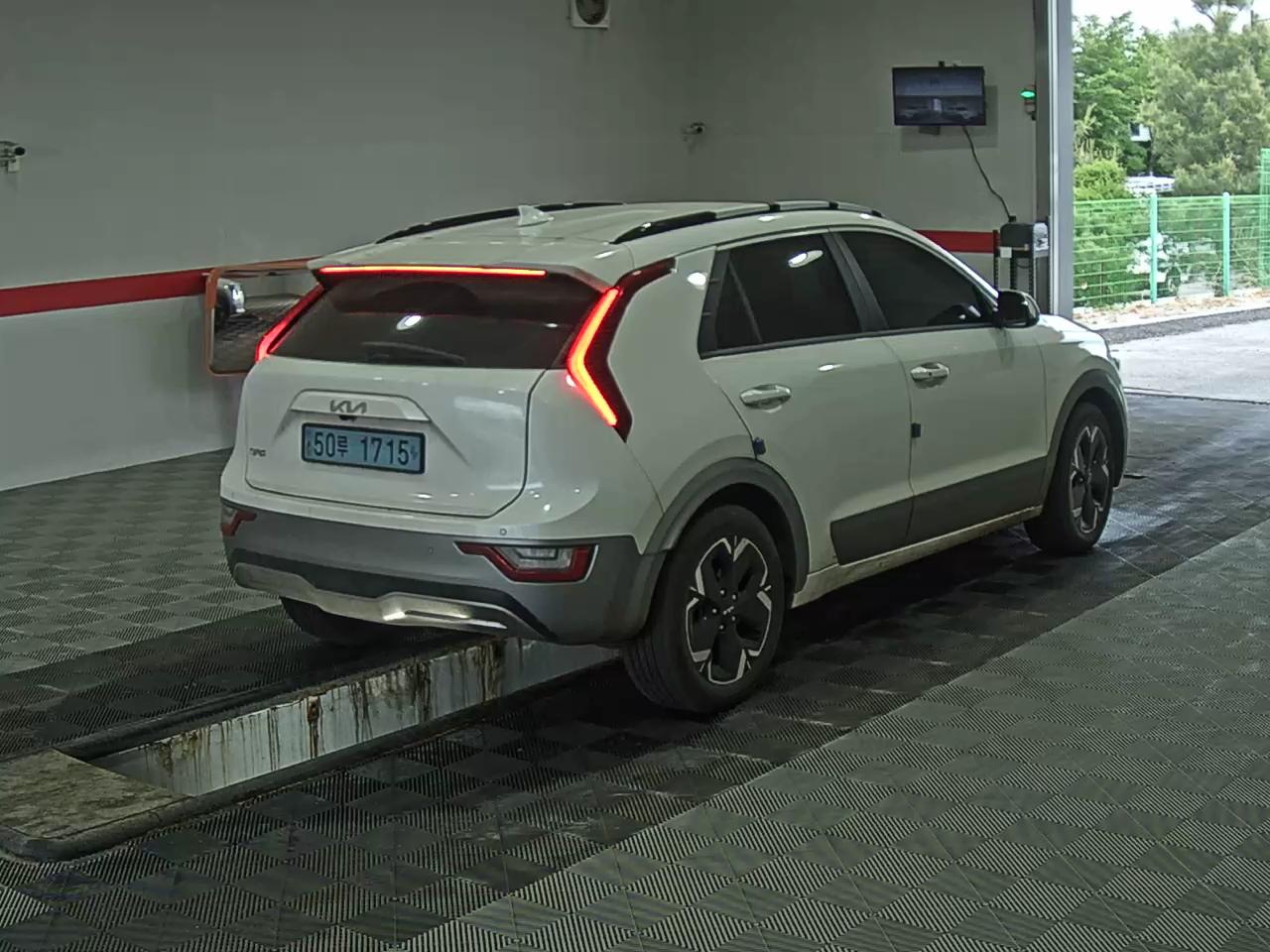 2023 - kia niro