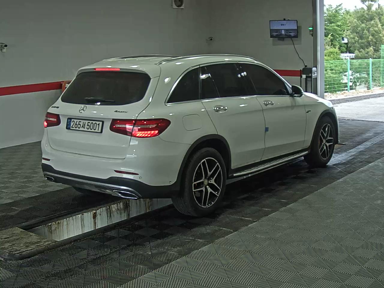 2017 - mercedes-benz glc 220d