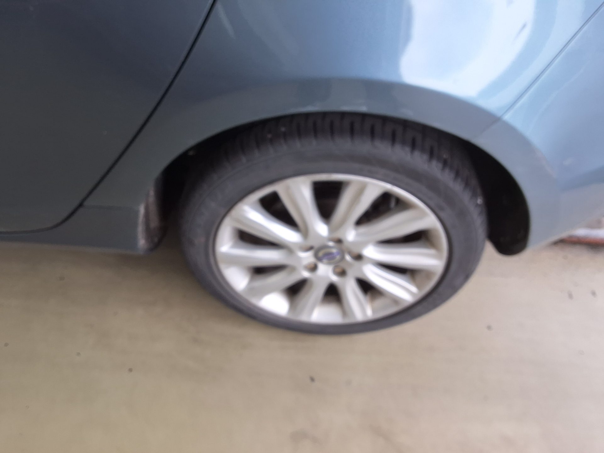 2014 - volvo v40