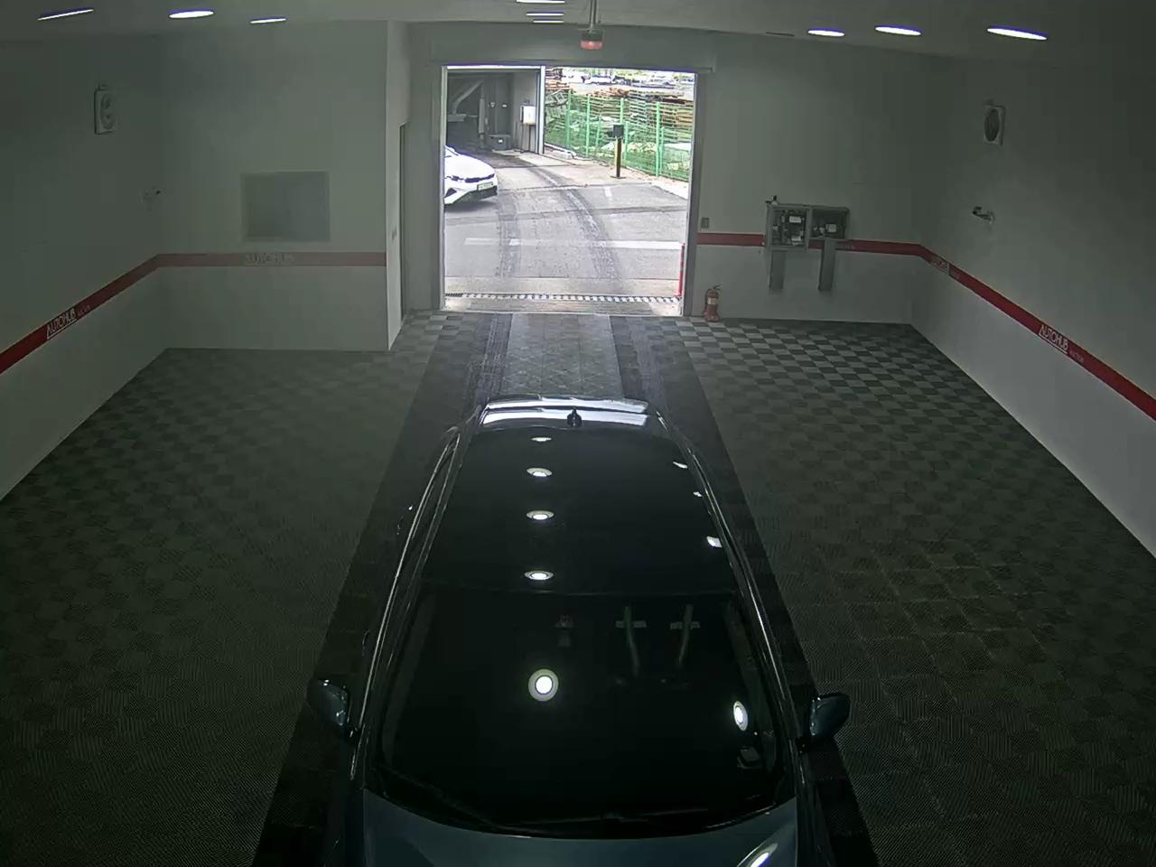 2014 - volvo v40