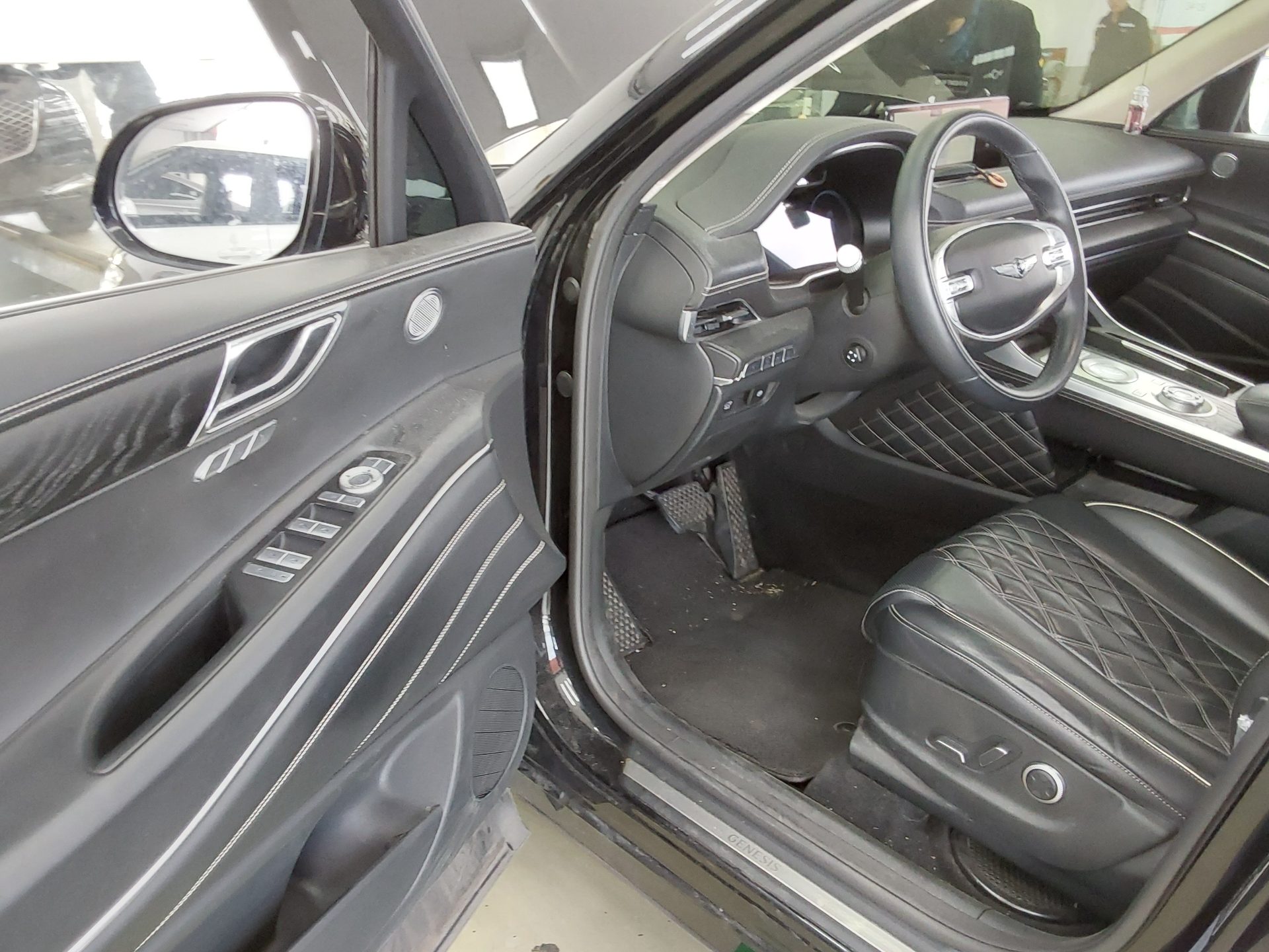2021 - genesis gv80