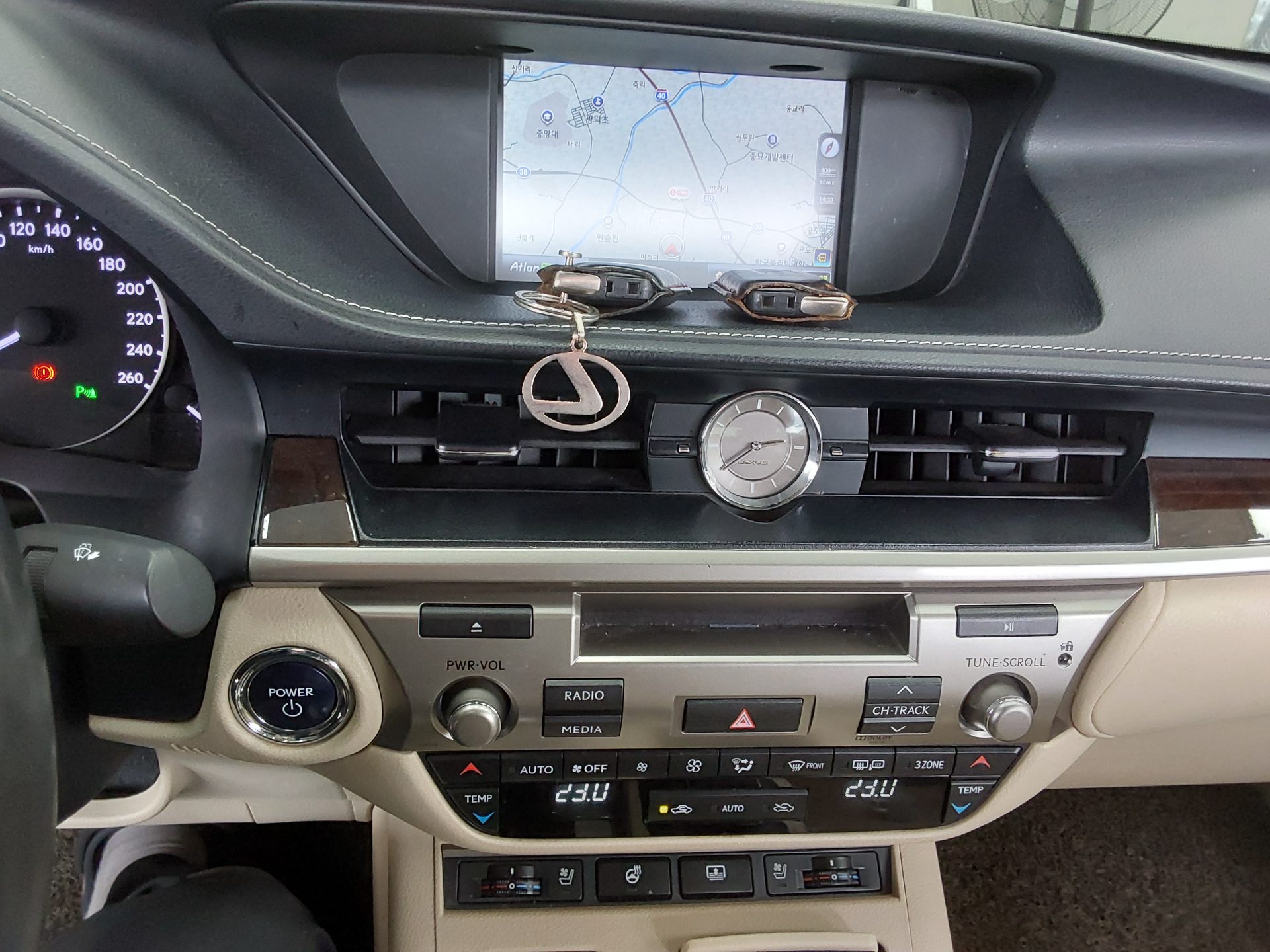 Lexus ES - 17