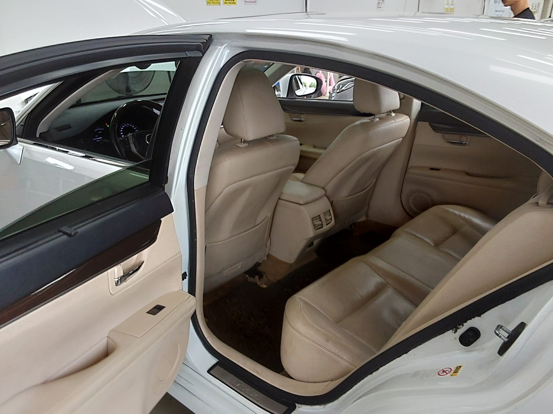 Lexus ES - 12