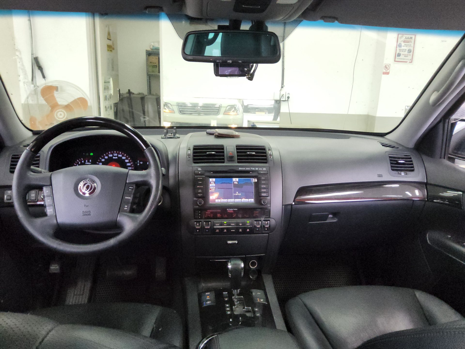 Kia Mohave - 10