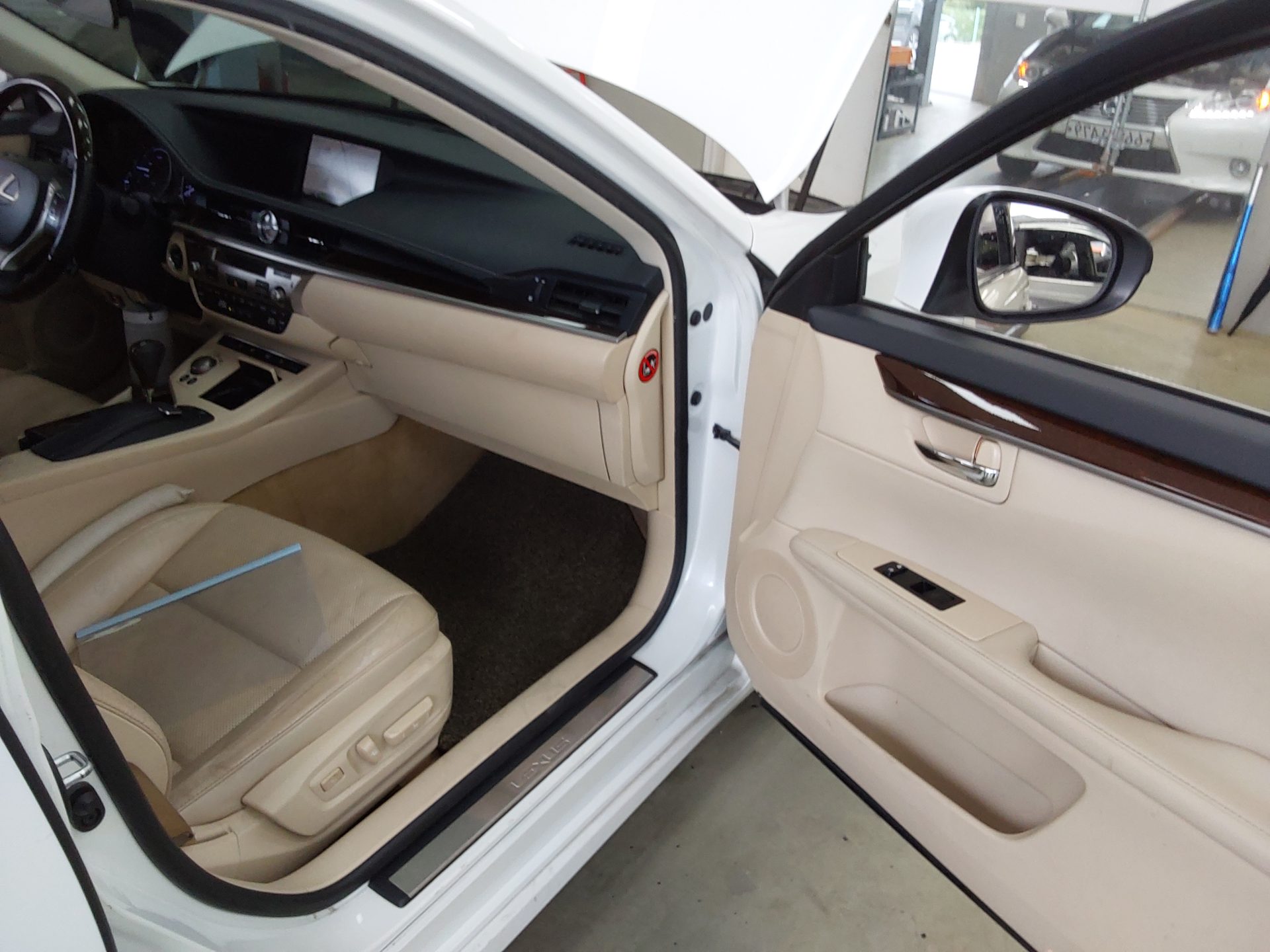 Lexus ES - 14