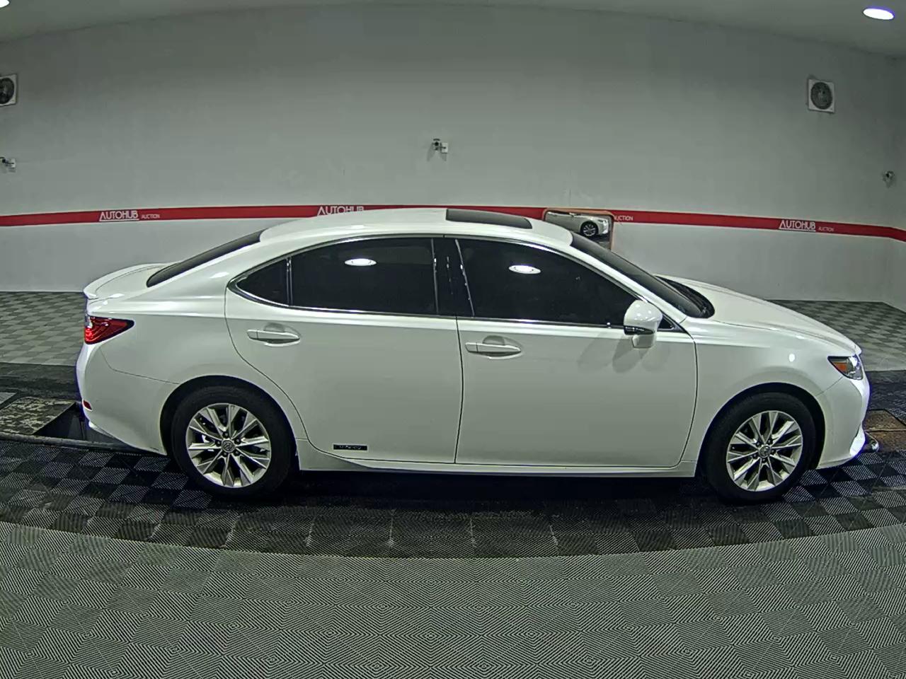 Lexus ES - 3