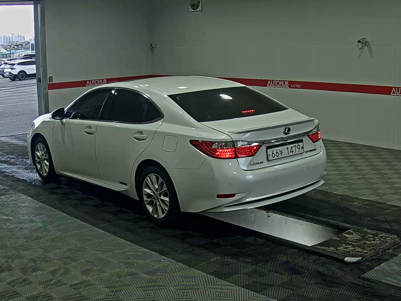 Lexus ES - 5