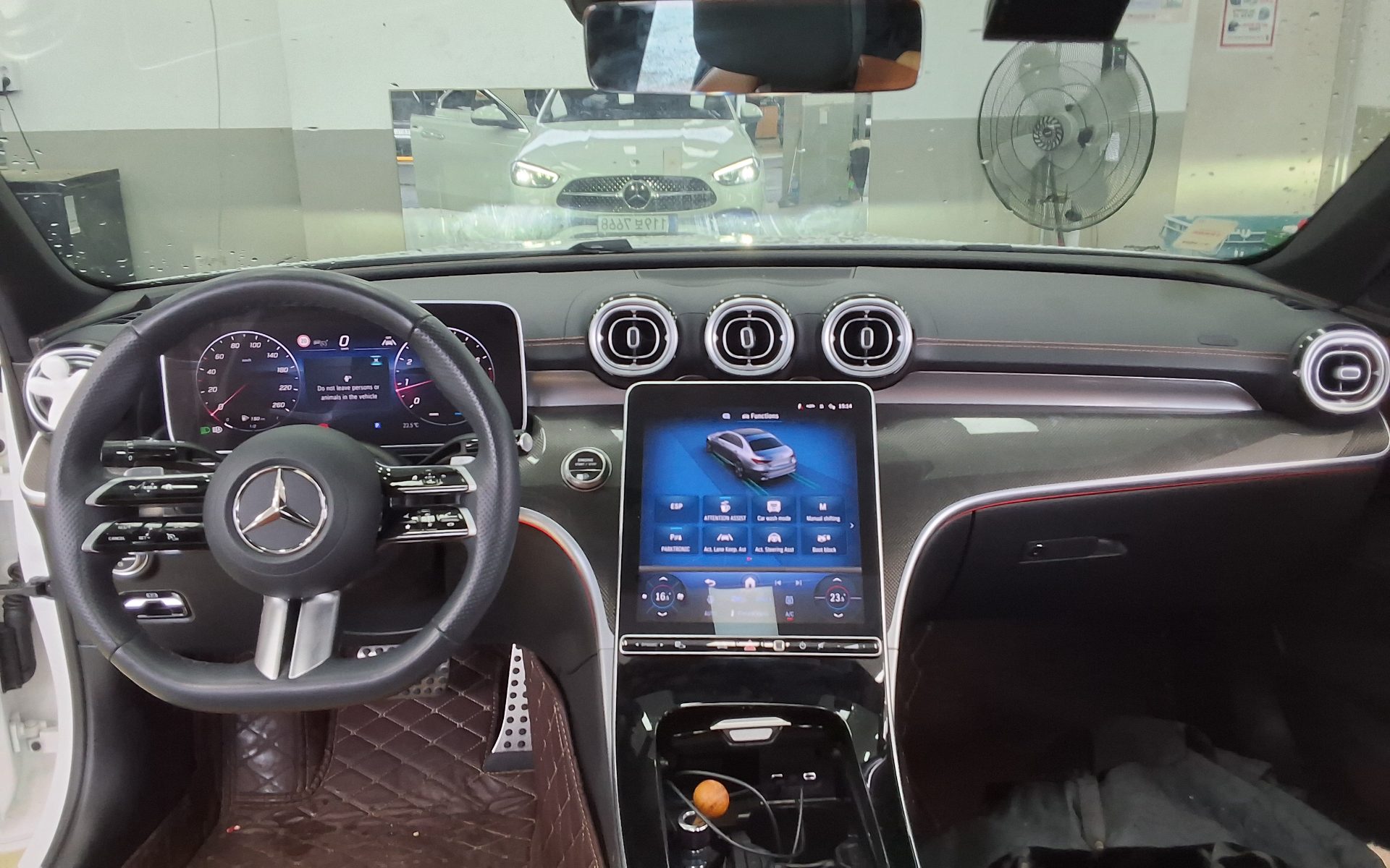 2025 - mercedes-benz c200