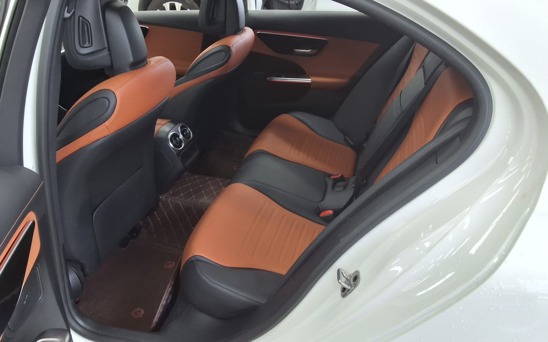 2025 - mercedes-benz c200