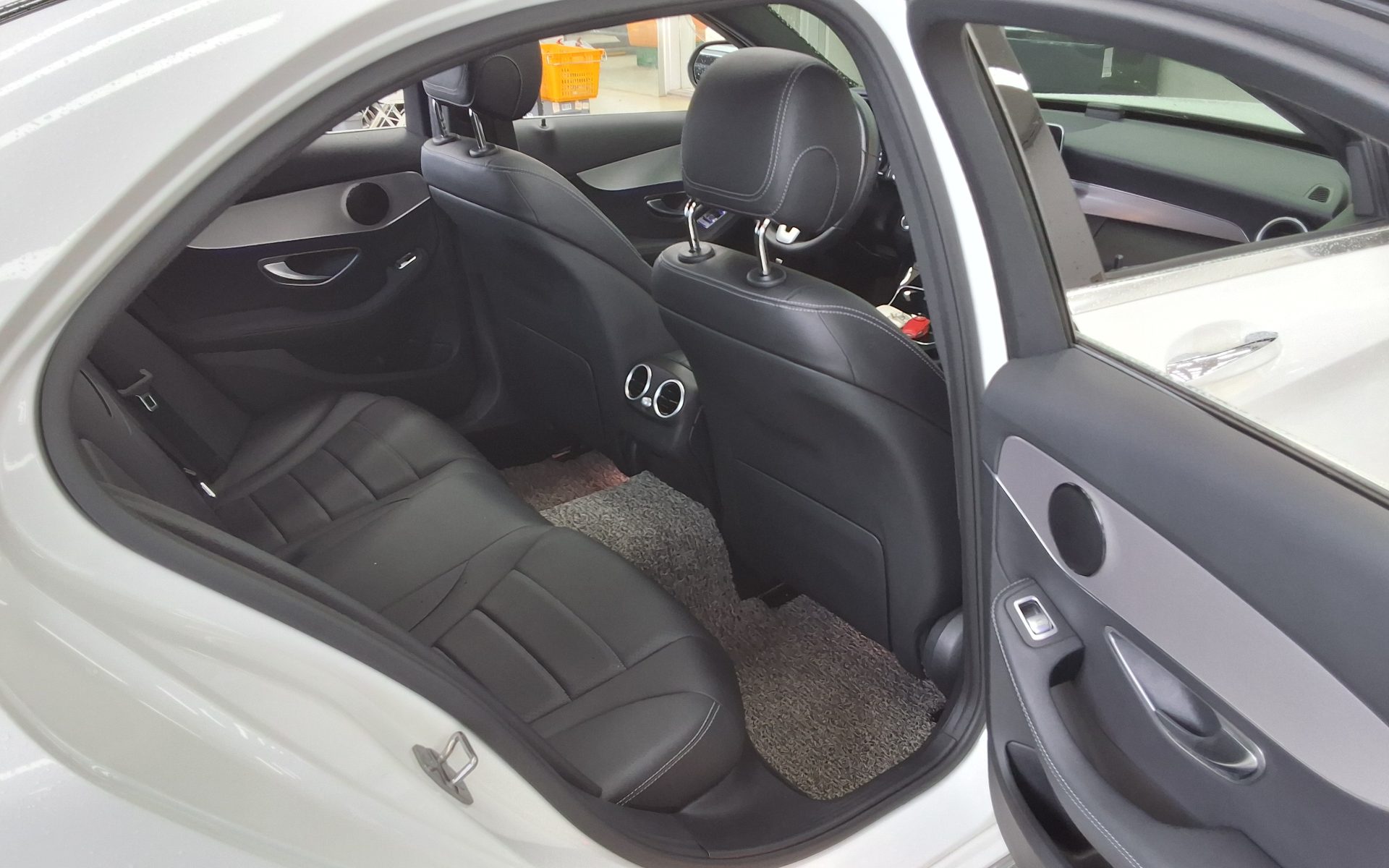 2020 - mercedes-benz c220