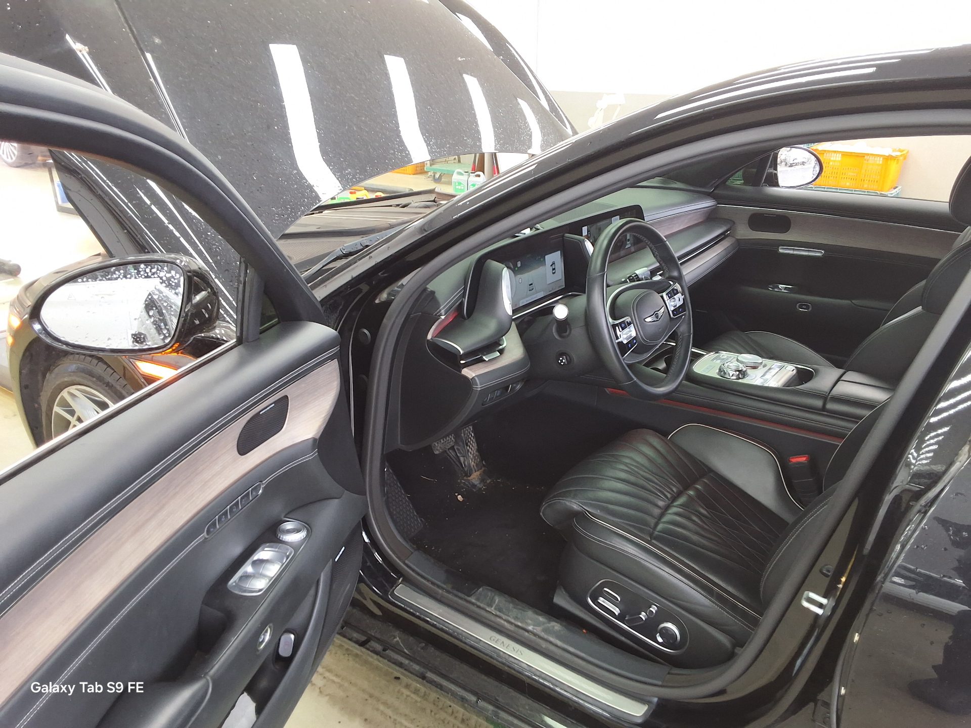 2023 - genesis g90