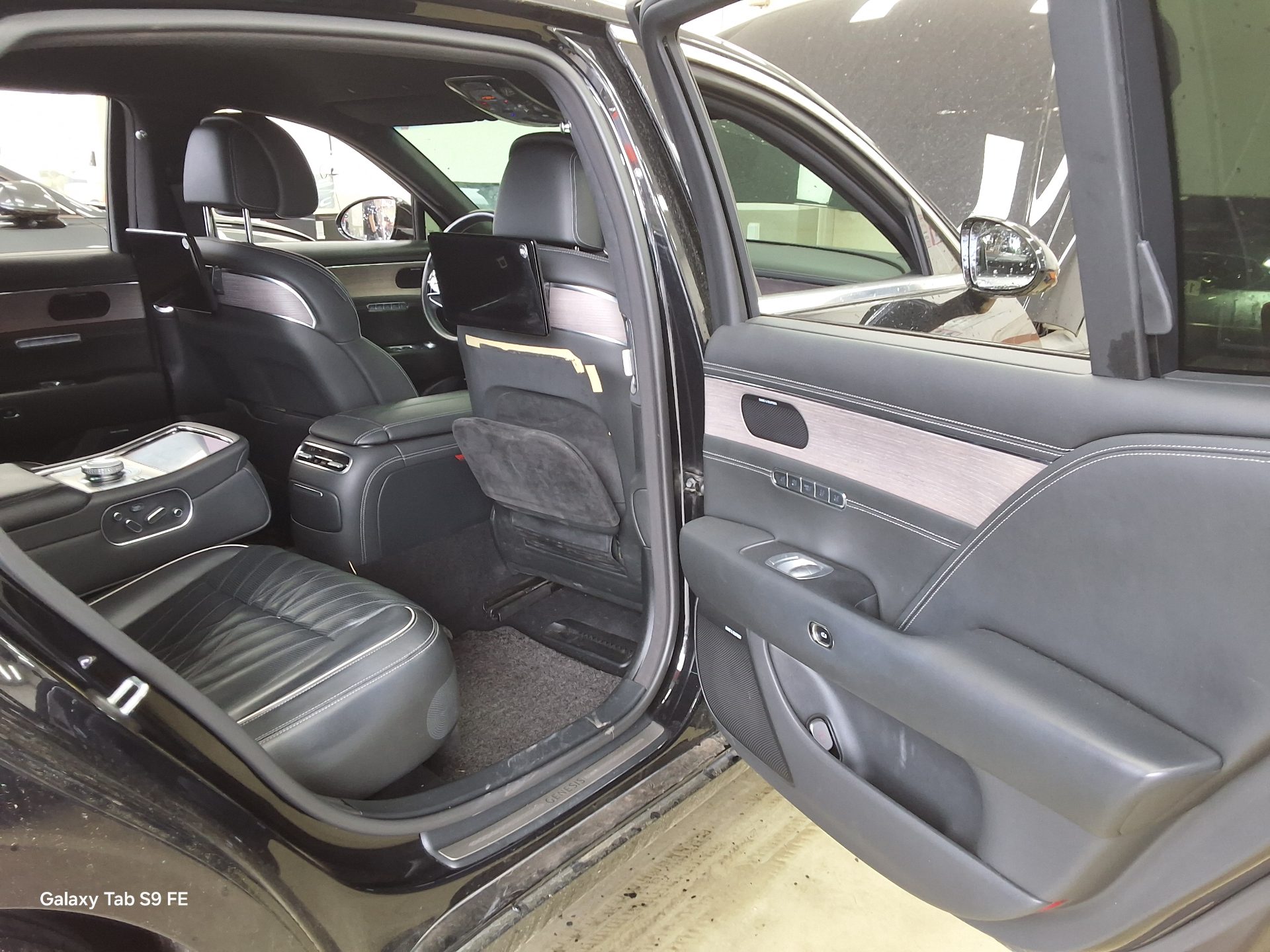 2023 - genesis g90