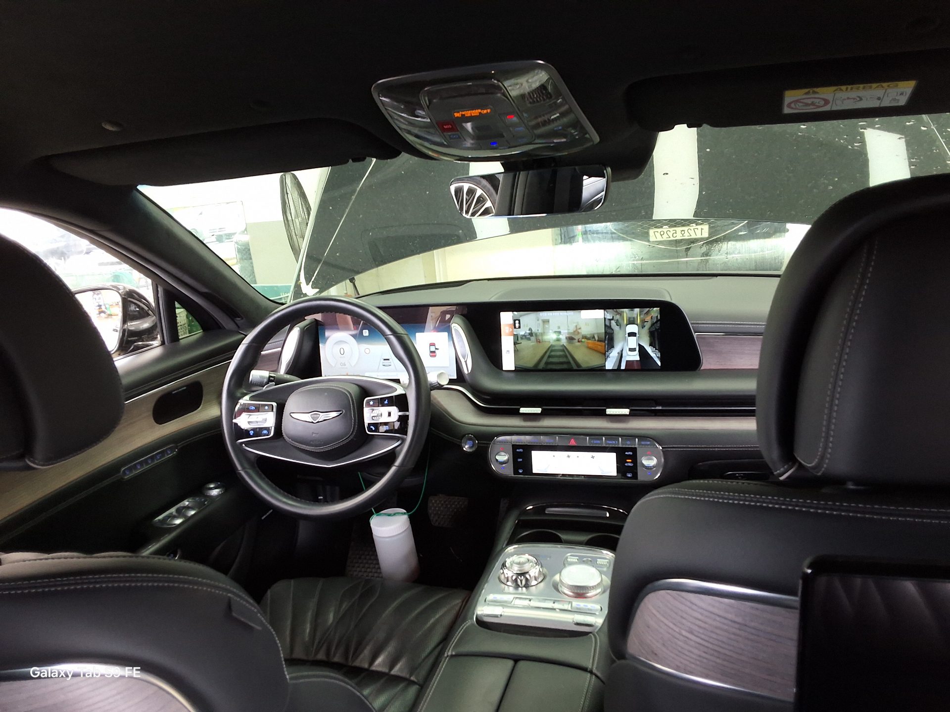 2023 - genesis g90
