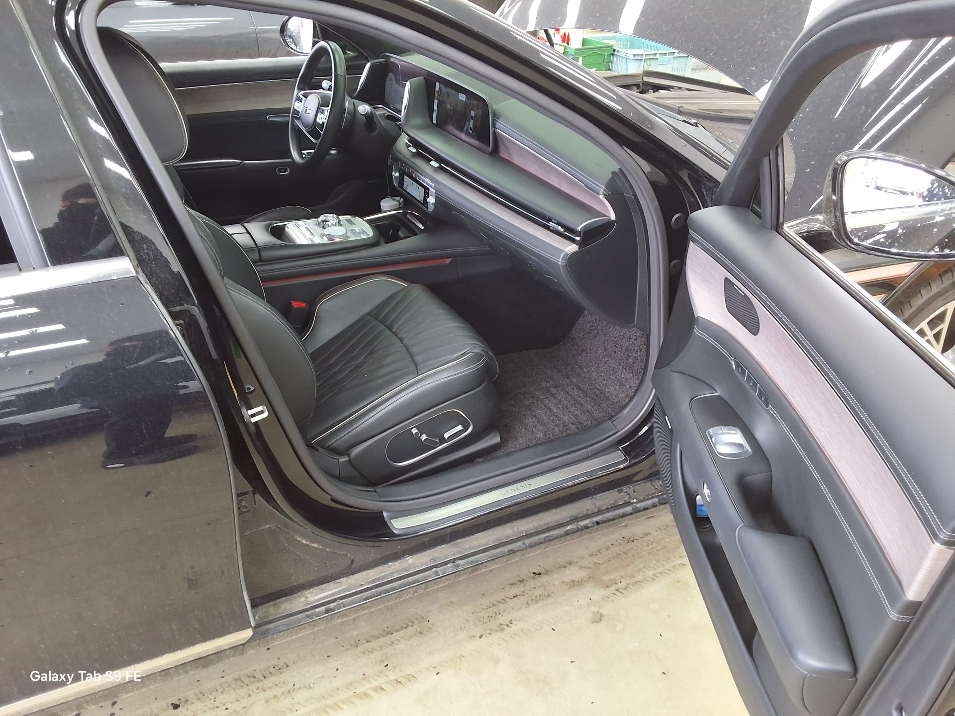 2023 - genesis g90