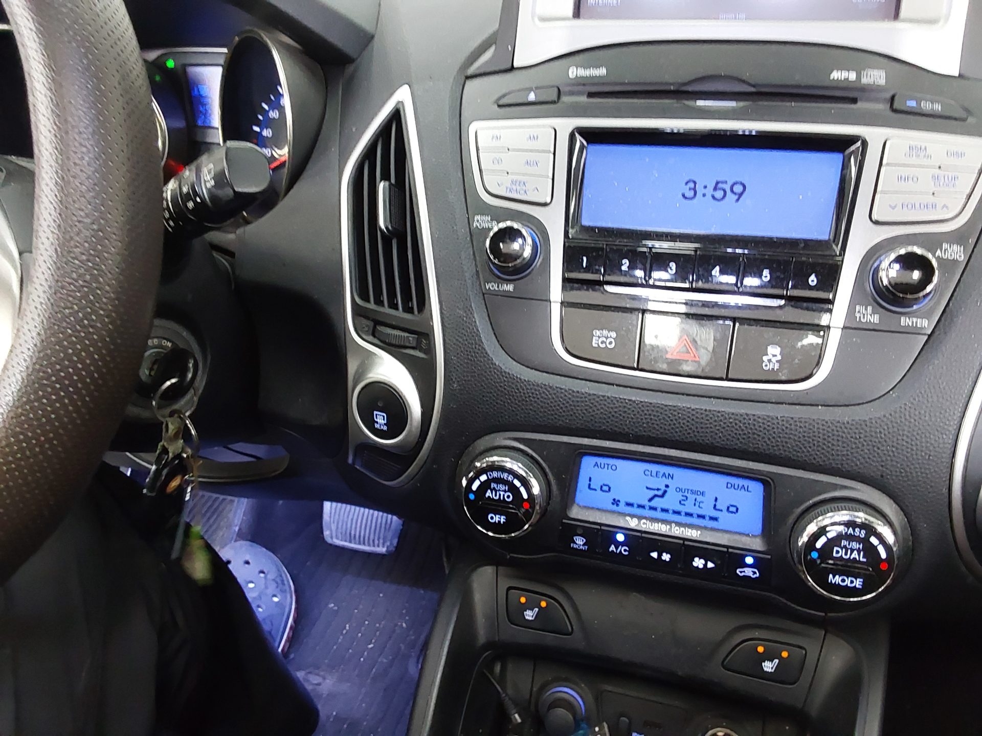 2011 - hyundai tucson
