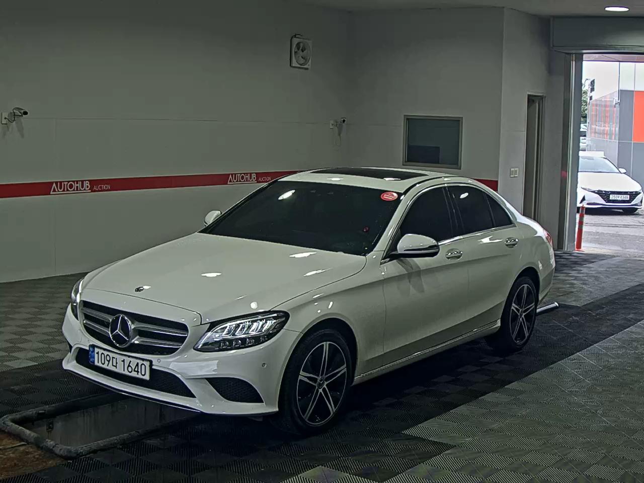 MERCEDES-BENZ C-CLASS (4TH GEN) C220 d AVANTGARDE