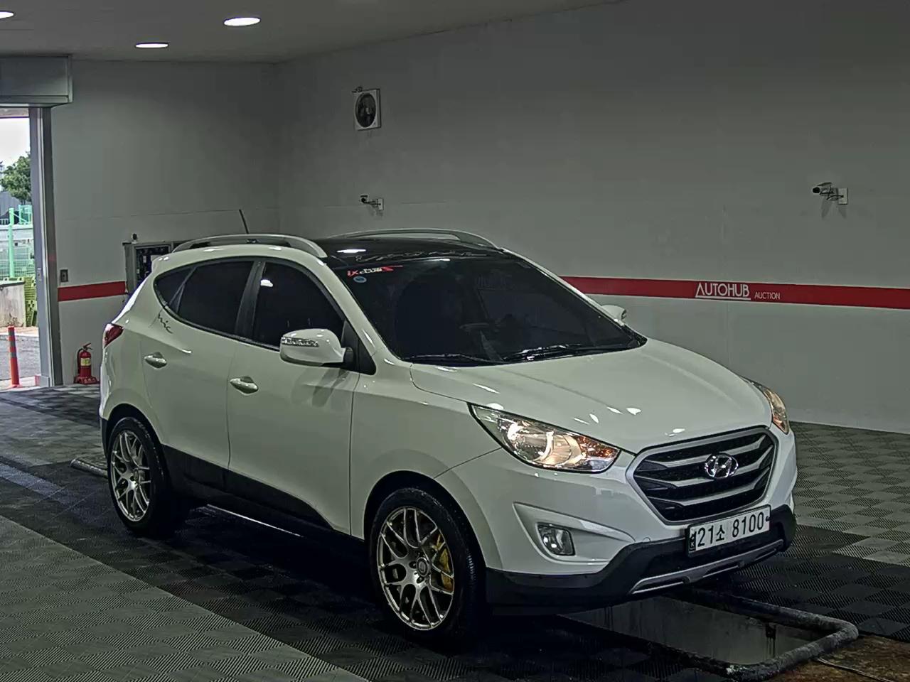 2011 - hyundai tucson