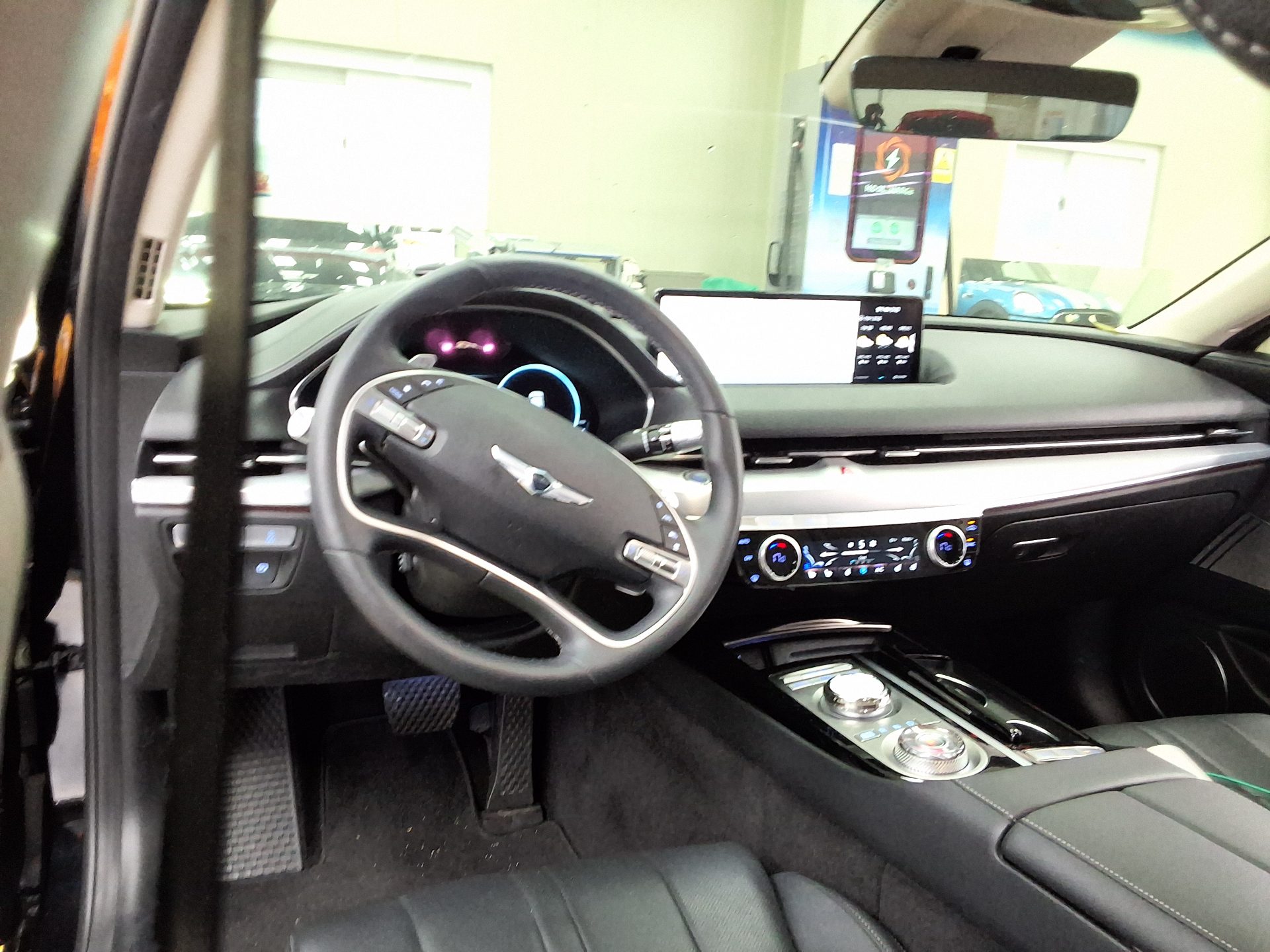 2023 - genesis eg80