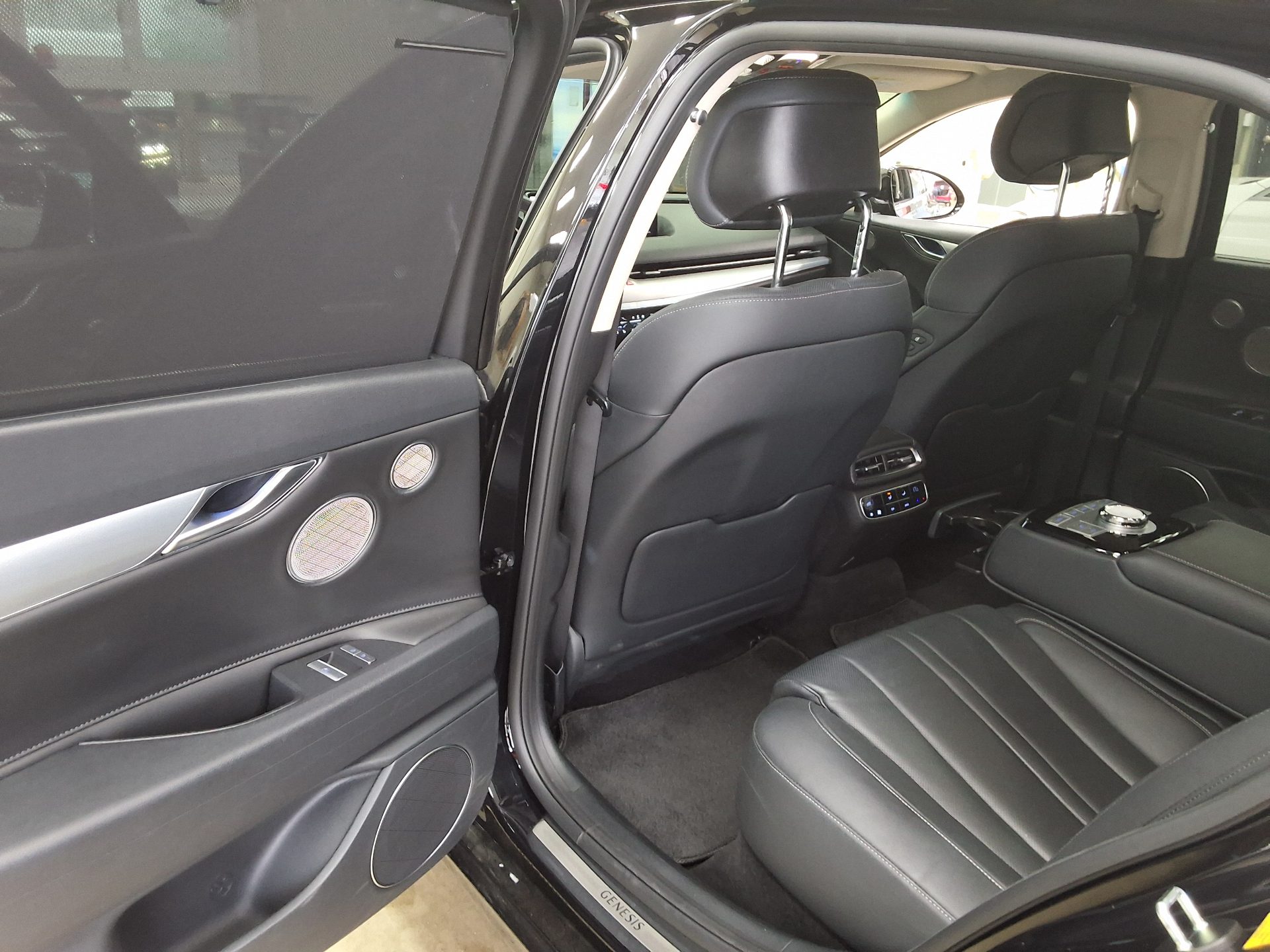 2023 - genesis eg80