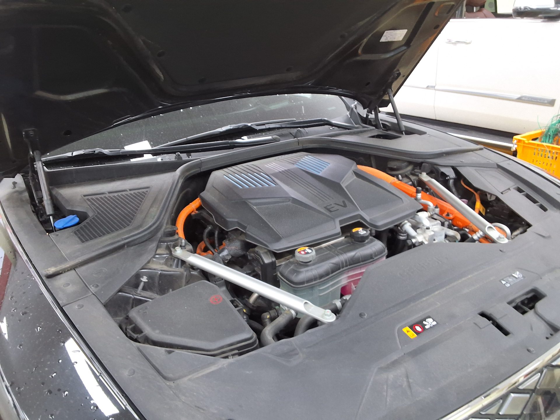 2023 - genesis eg80