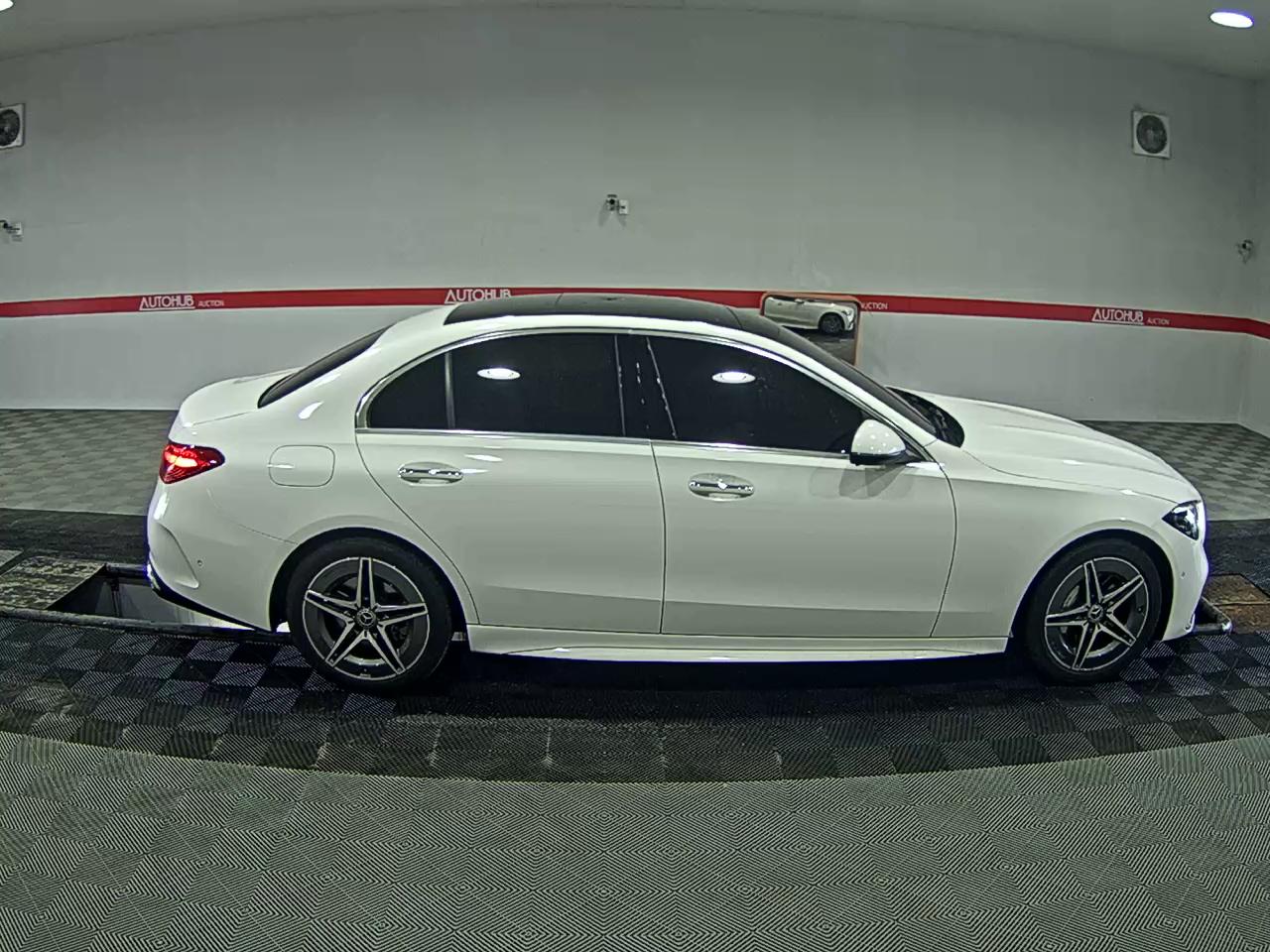 2025 - mercedes-benz c200