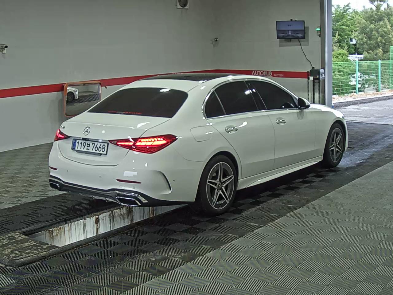 2025 - mercedes-benz c200