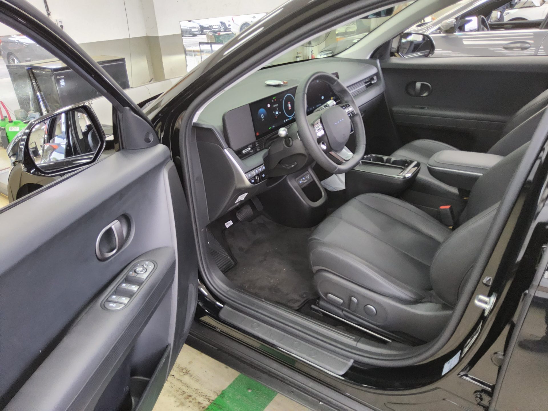 2025 - hyundai ioniq
