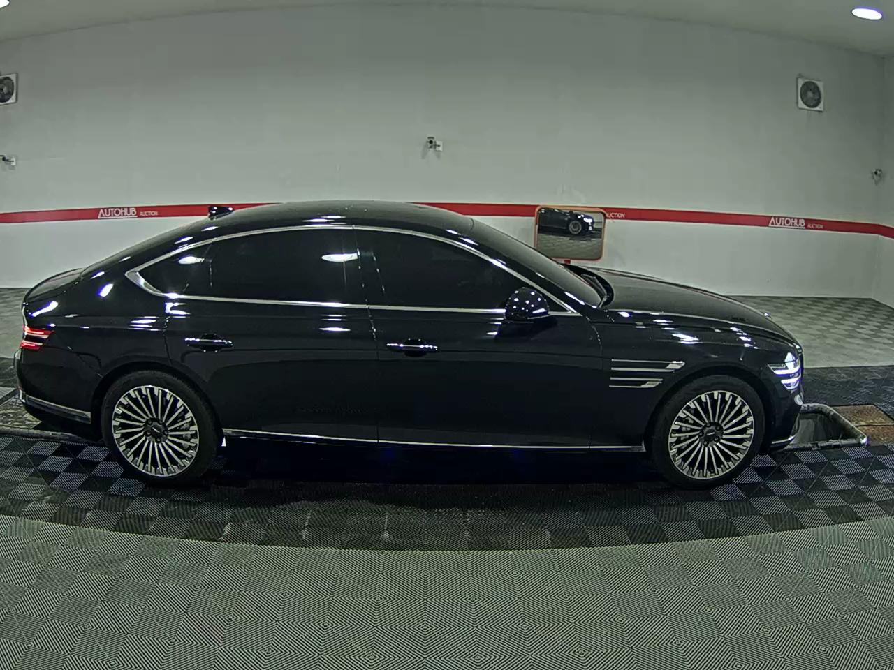 2023 - genesis eg80